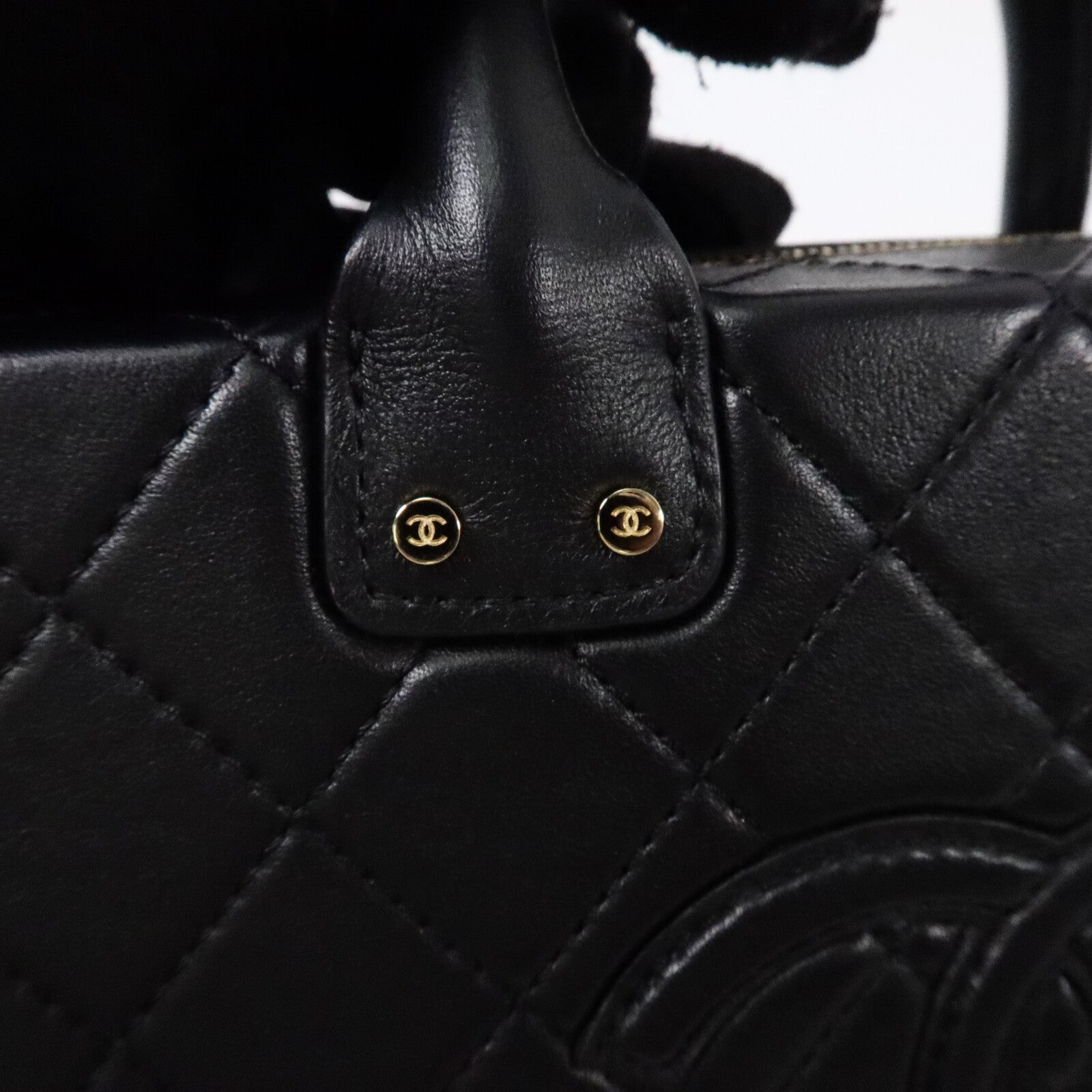 CHANEL 牛皮皮革Vanity Case鏈帶肩背袋
