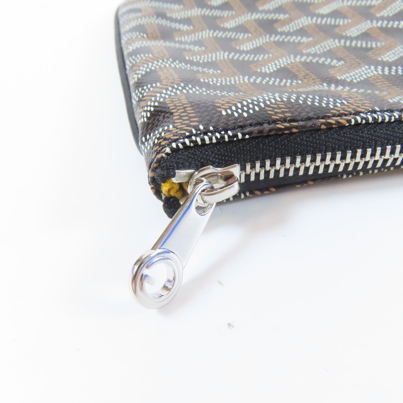 GOYARD 塗層帆布Pochette PM銀扣小袋黑色/啡色