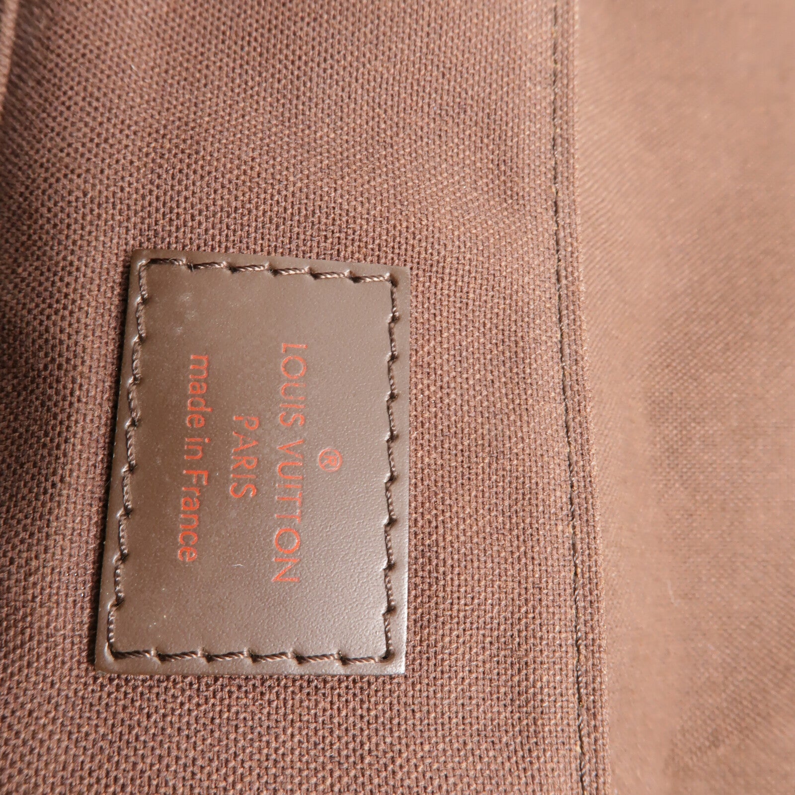 LOUIS VUITTON Damier District PM肩背袋