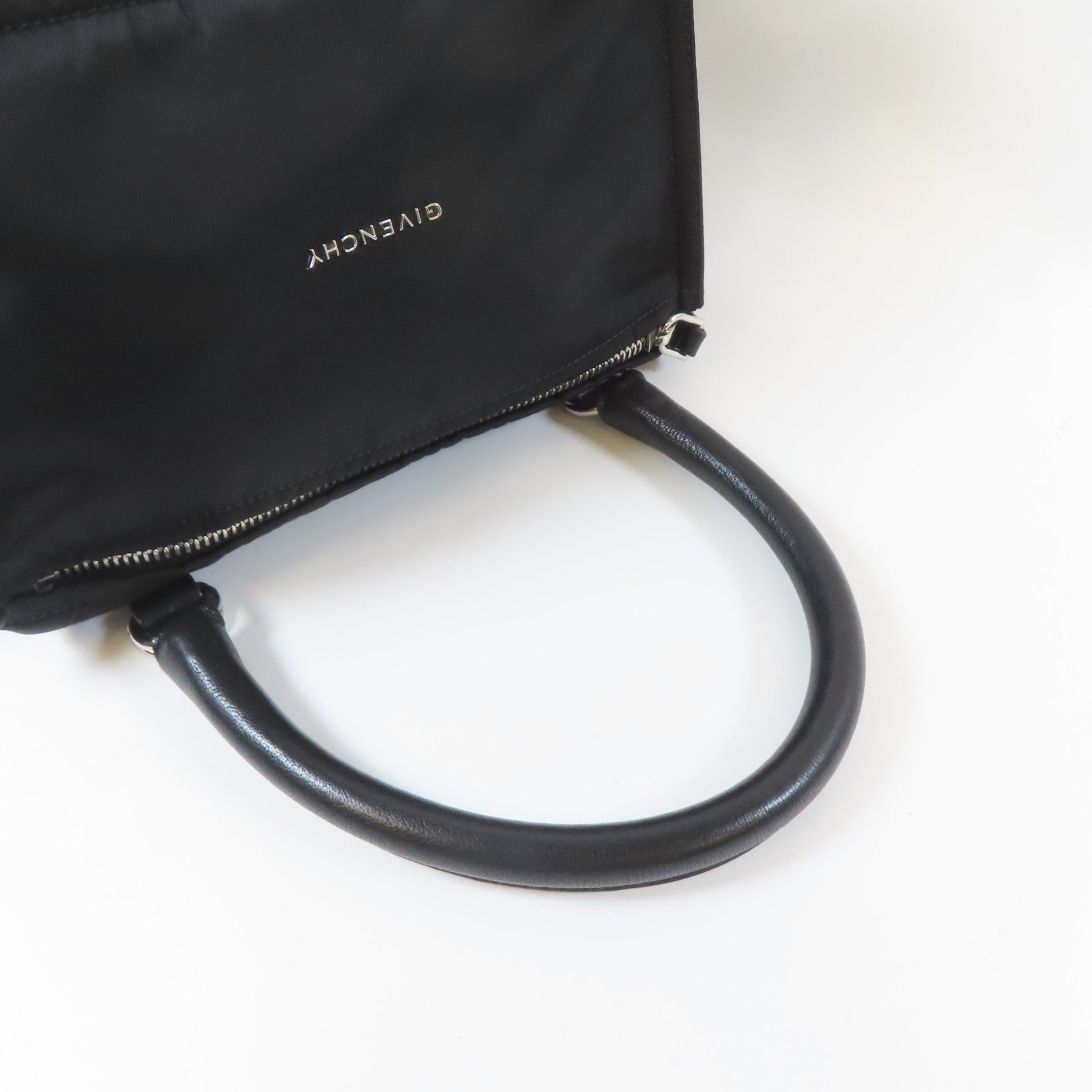 GIVENCHY 尼龍Pandora Bag銀扣手挽肩背兩用袋黑色