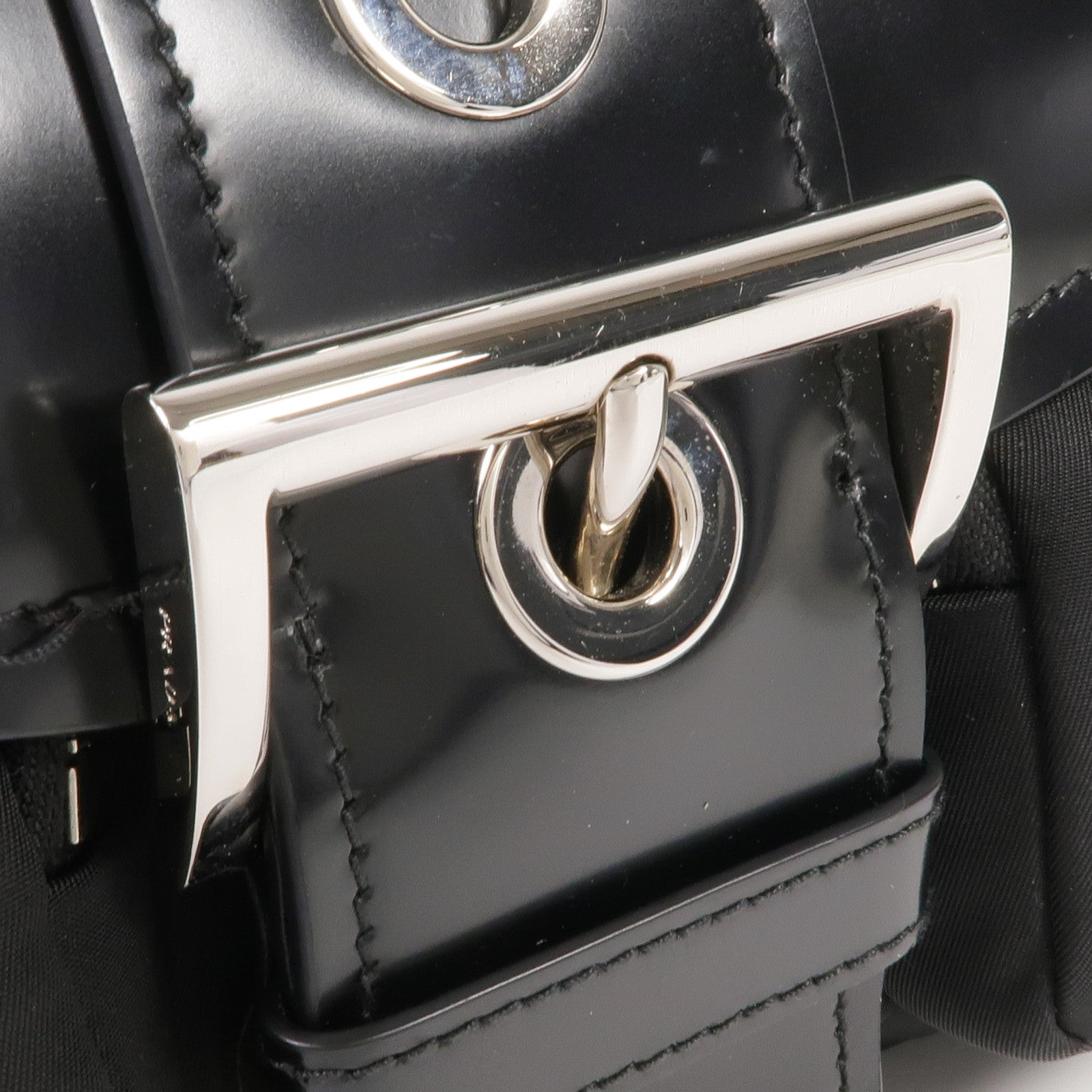 PRADA 尼龍/皮革Shoulder Bag銀扣肩背袋