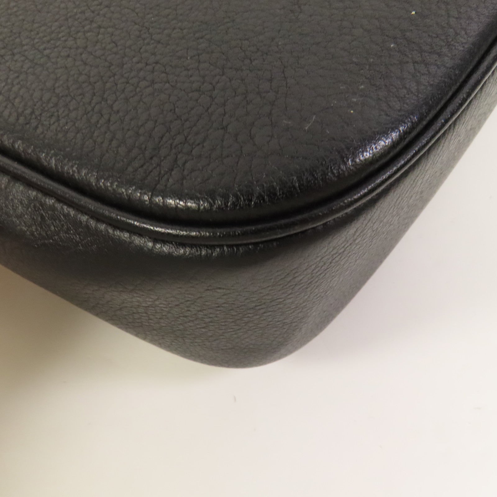 LOUIS VUITTON 牛皮皮革Lockme Tender金扣肩背袋