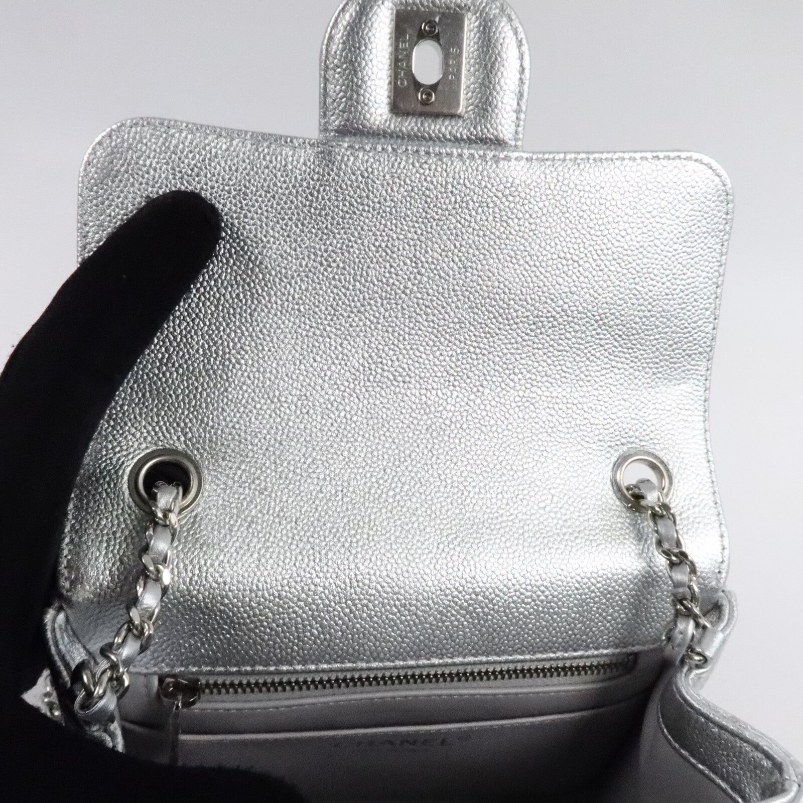 CHANEL 牛皮皮革Mini Classic 17鏈帶肩背袋