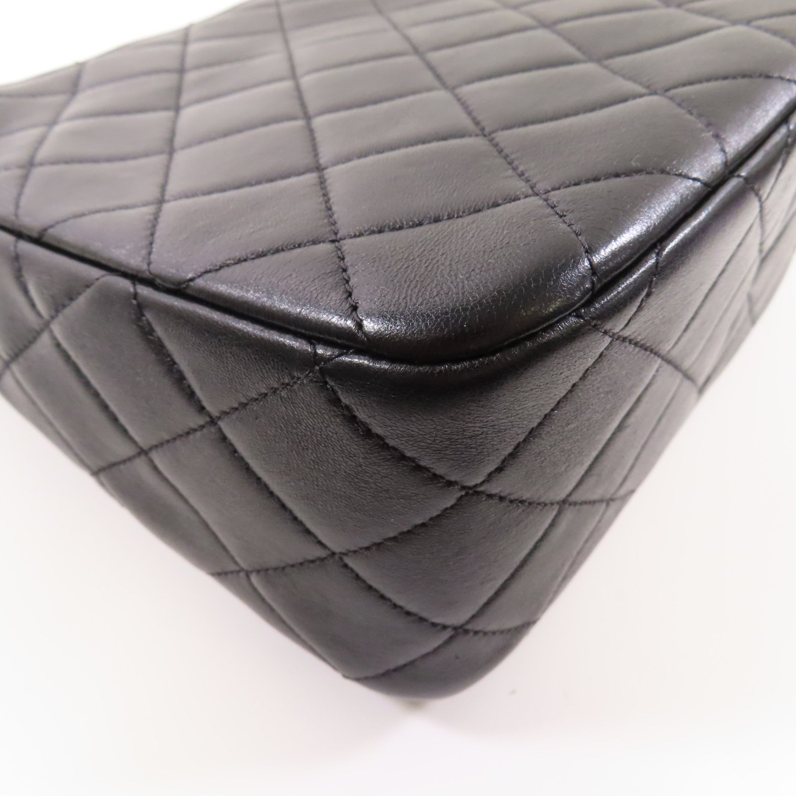 CHANEL 牛皮皮革Hobo金扣鏈帶肩背袋