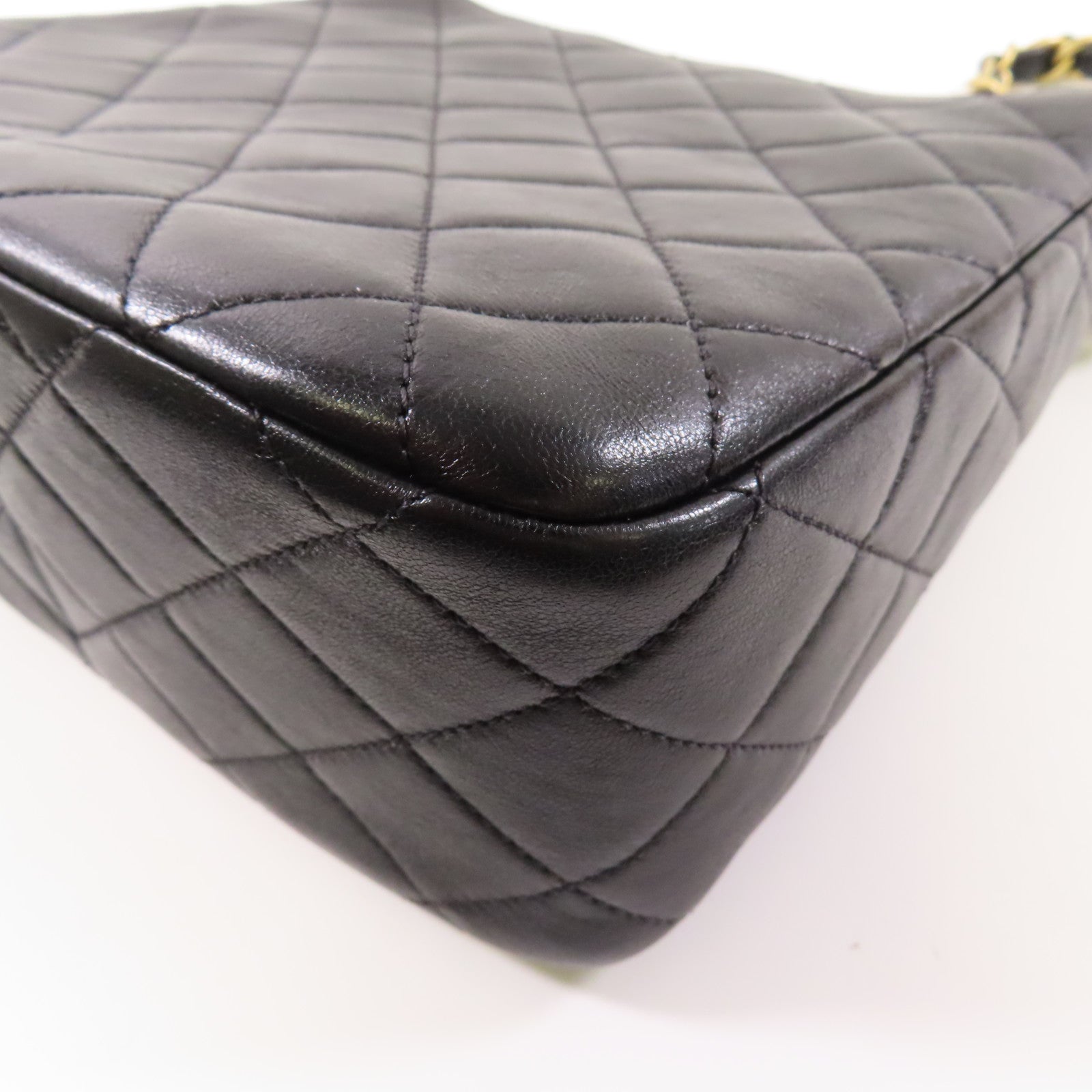 CHANEL 牛皮皮革Hobo金扣鏈帶肩背袋