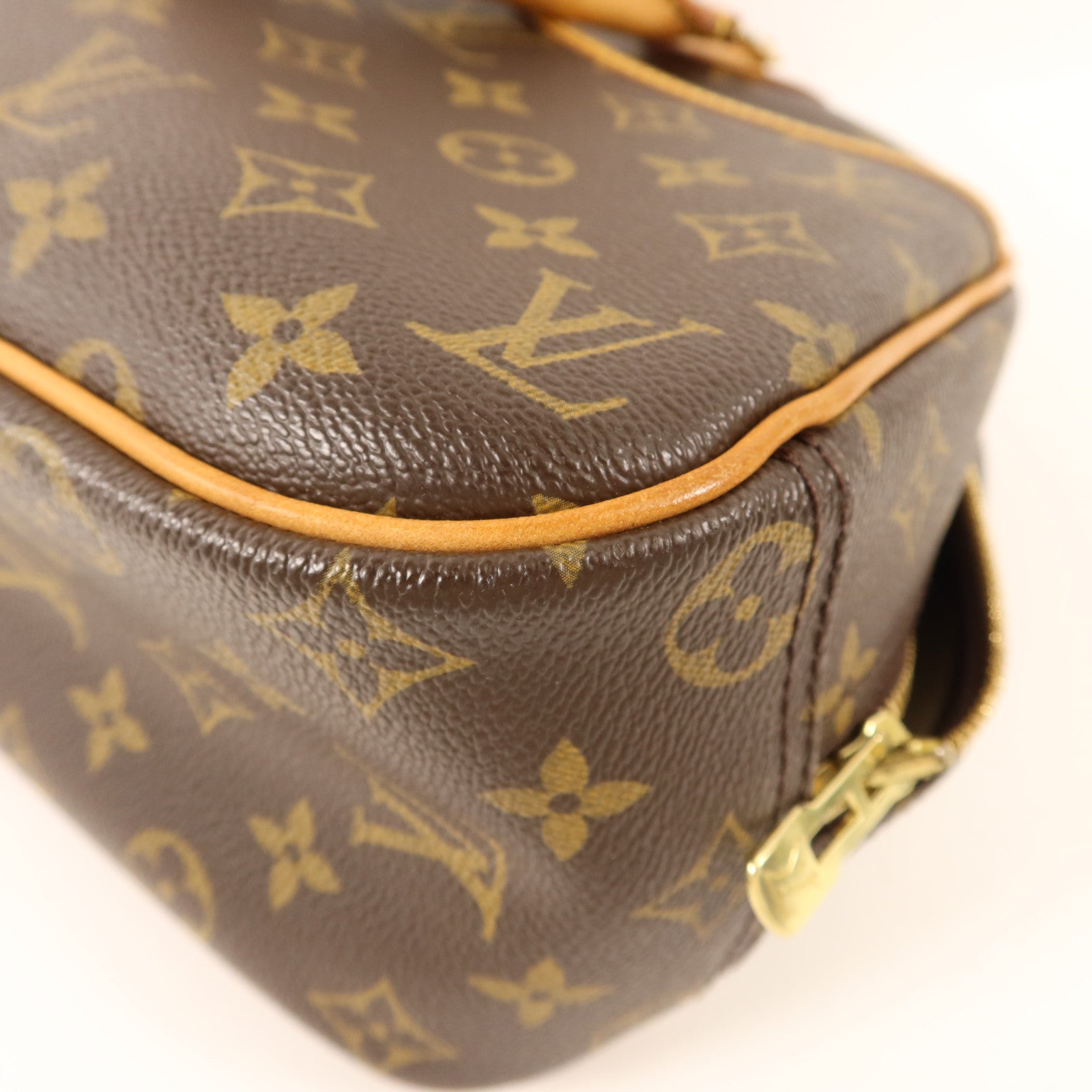 LOUIS VUITTON 【激減優惠】Monogram Trouville金扣手挽袋