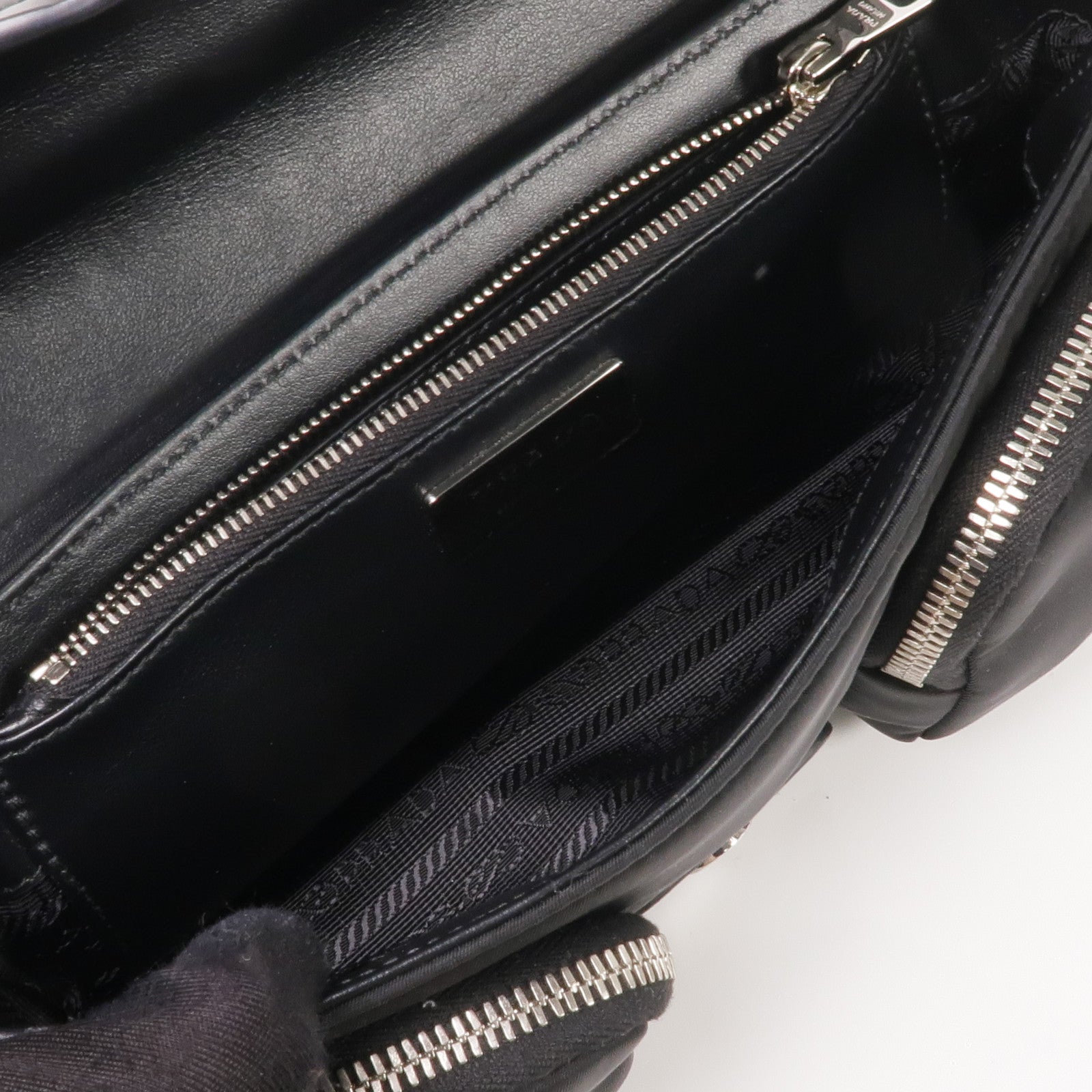 PRADA 尼龍/皮革Shoulder Bag銀扣肩背袋