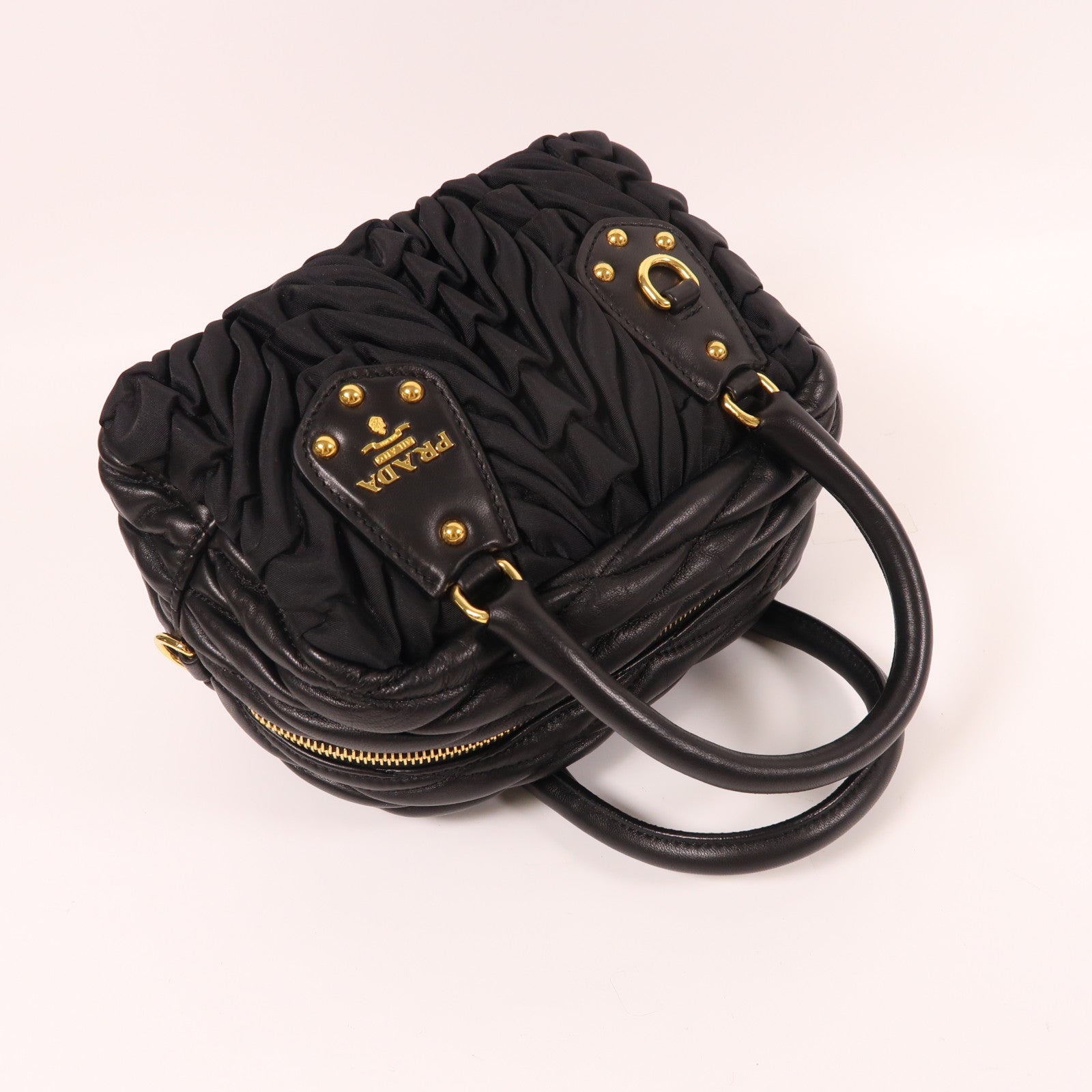 PRADA 尼龍/羊皮皮革Hand Bag金扣手挽袋黑色