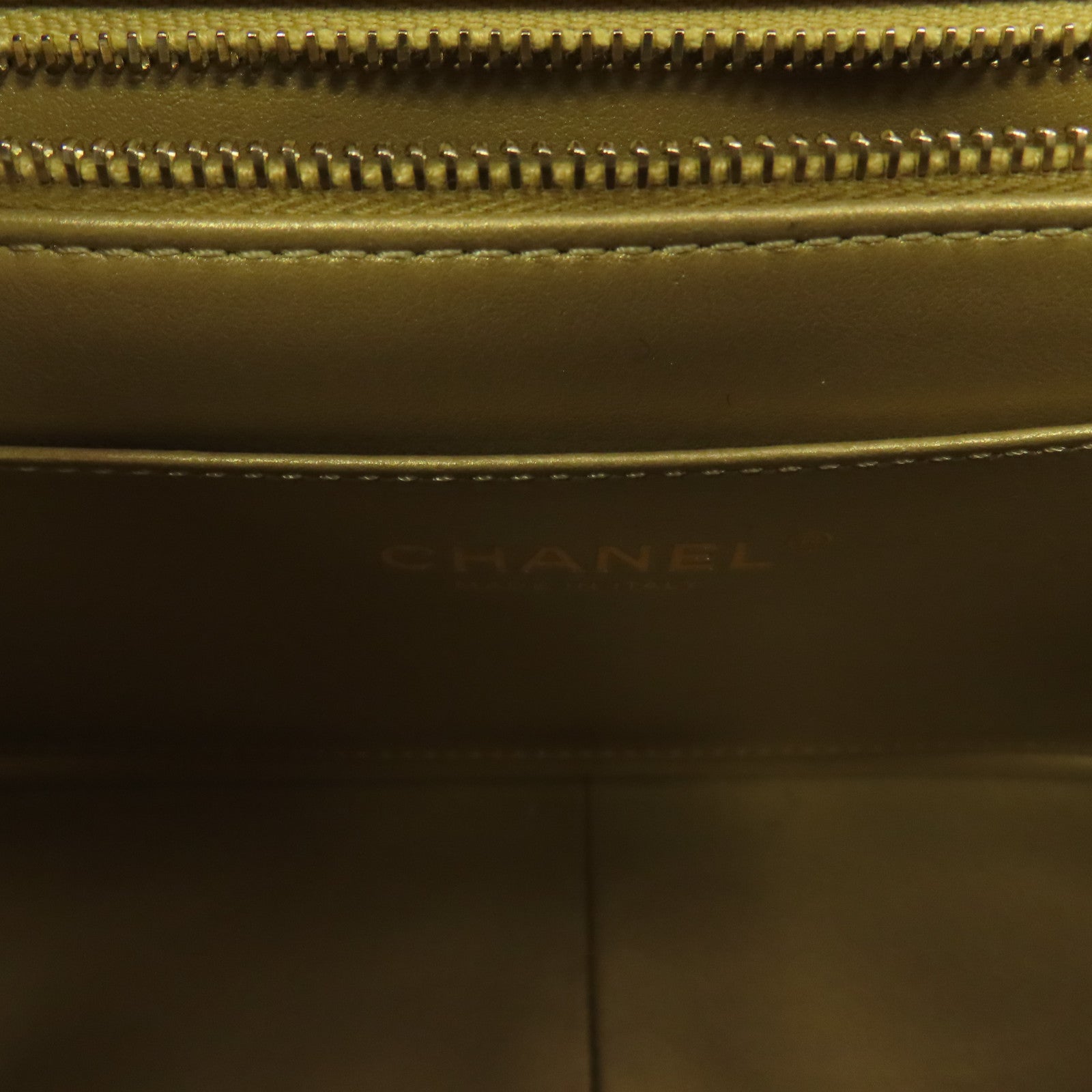 CHANEL 牛皮皮革Hobo金扣鏈帶肩背袋