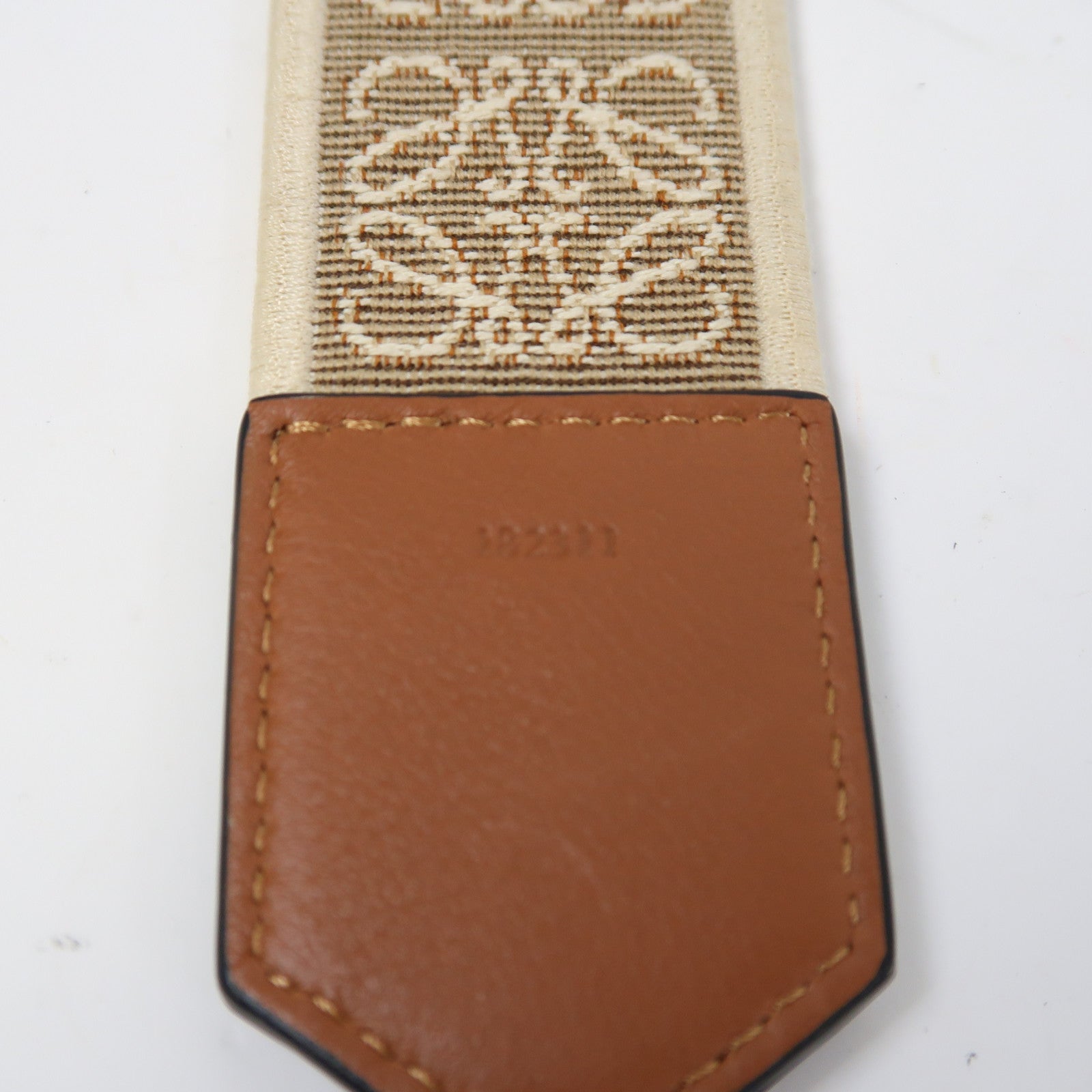 LOEWE 帆布Shoulder Strap金扣肩帶米色