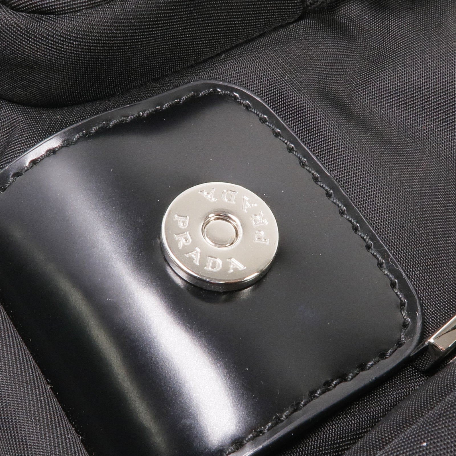 PRADA 尼龍/皮革Shoulder Bag銀扣肩背袋