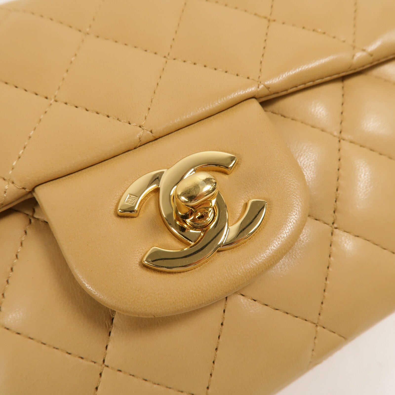 CHANEL 羊皮皮革Chain Shoulder金扣鏈帶肩背袋
