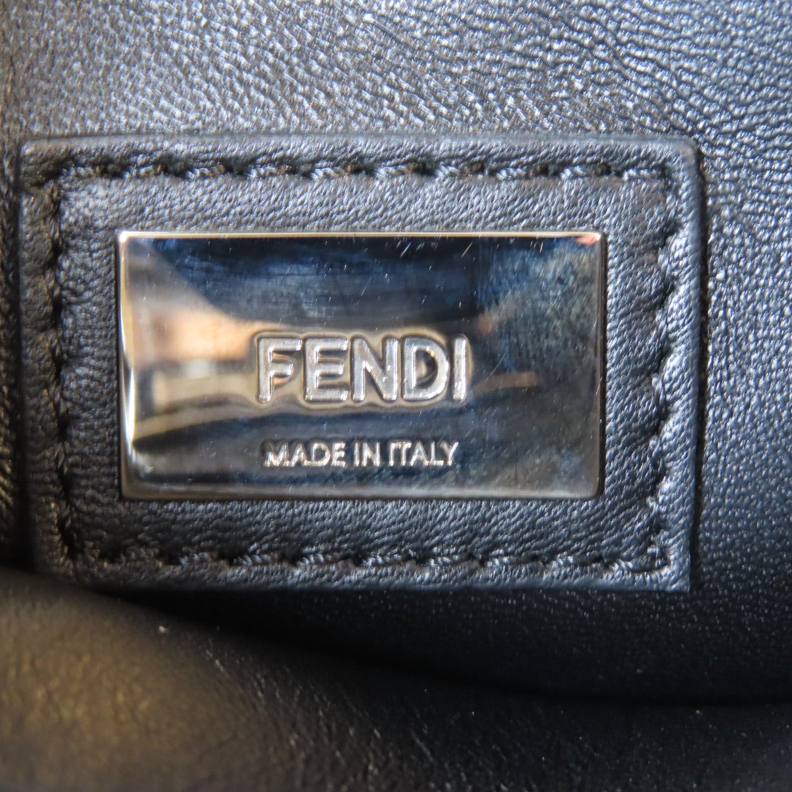 FENDI 牛皮皮革Peekaboo銀扣手挽肩背兩用袋黑色