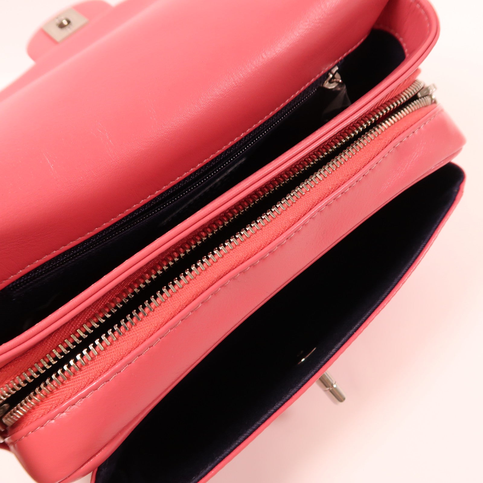 CHANEL 羊皮皮革Shoulder Bag銀扣鏈帶肩背袋