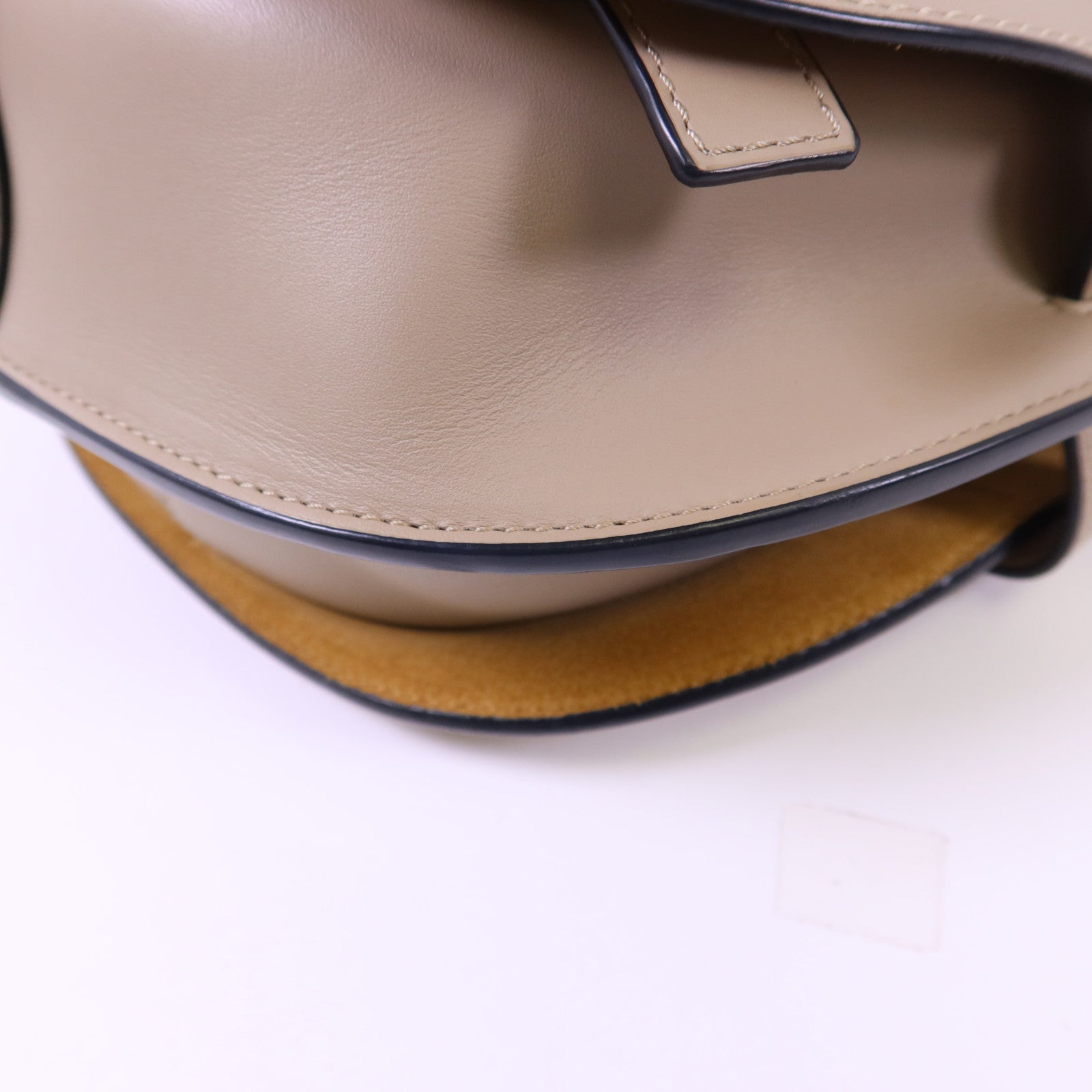 LOEWE 牛皮皮革Small Gate Bag金扣肩背袋