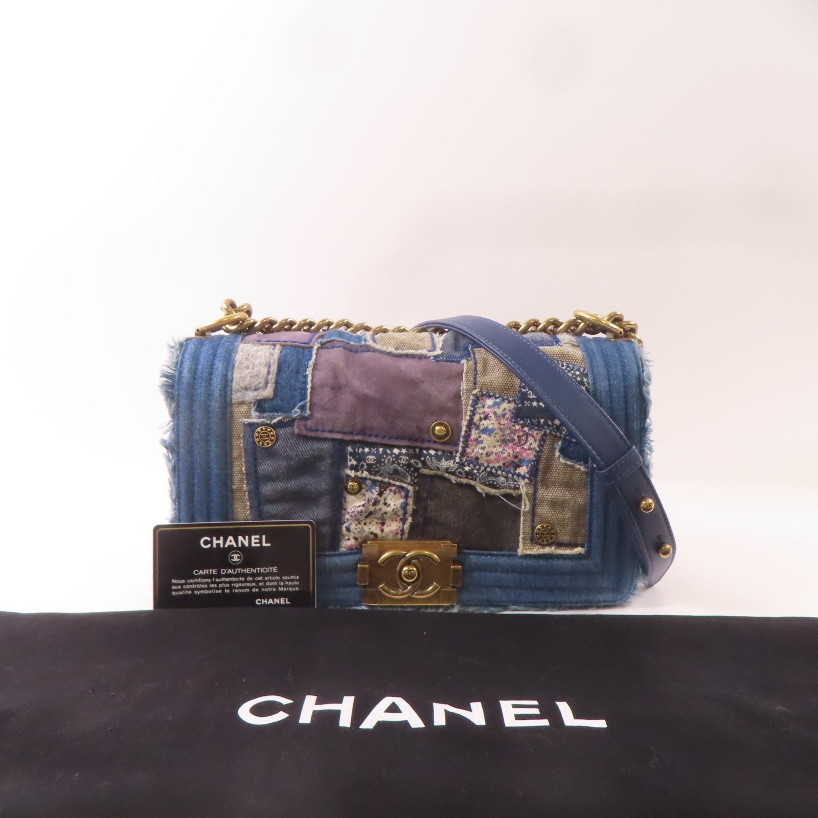 CHANEL 牛仔布Boy 25cm金扣鏈帶肩背袋藍色