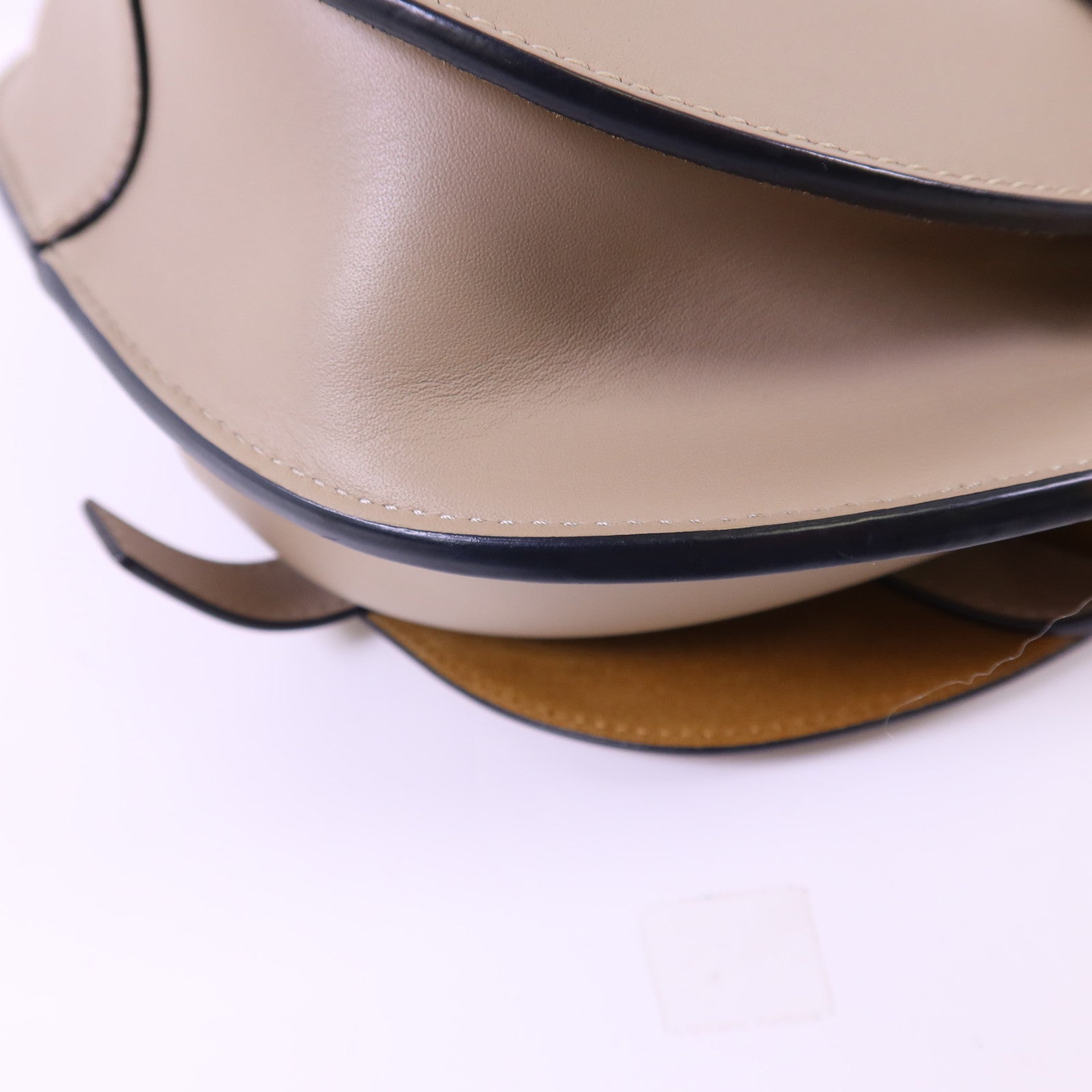 LOEWE 牛皮皮革Small Gate Bag金扣肩背袋