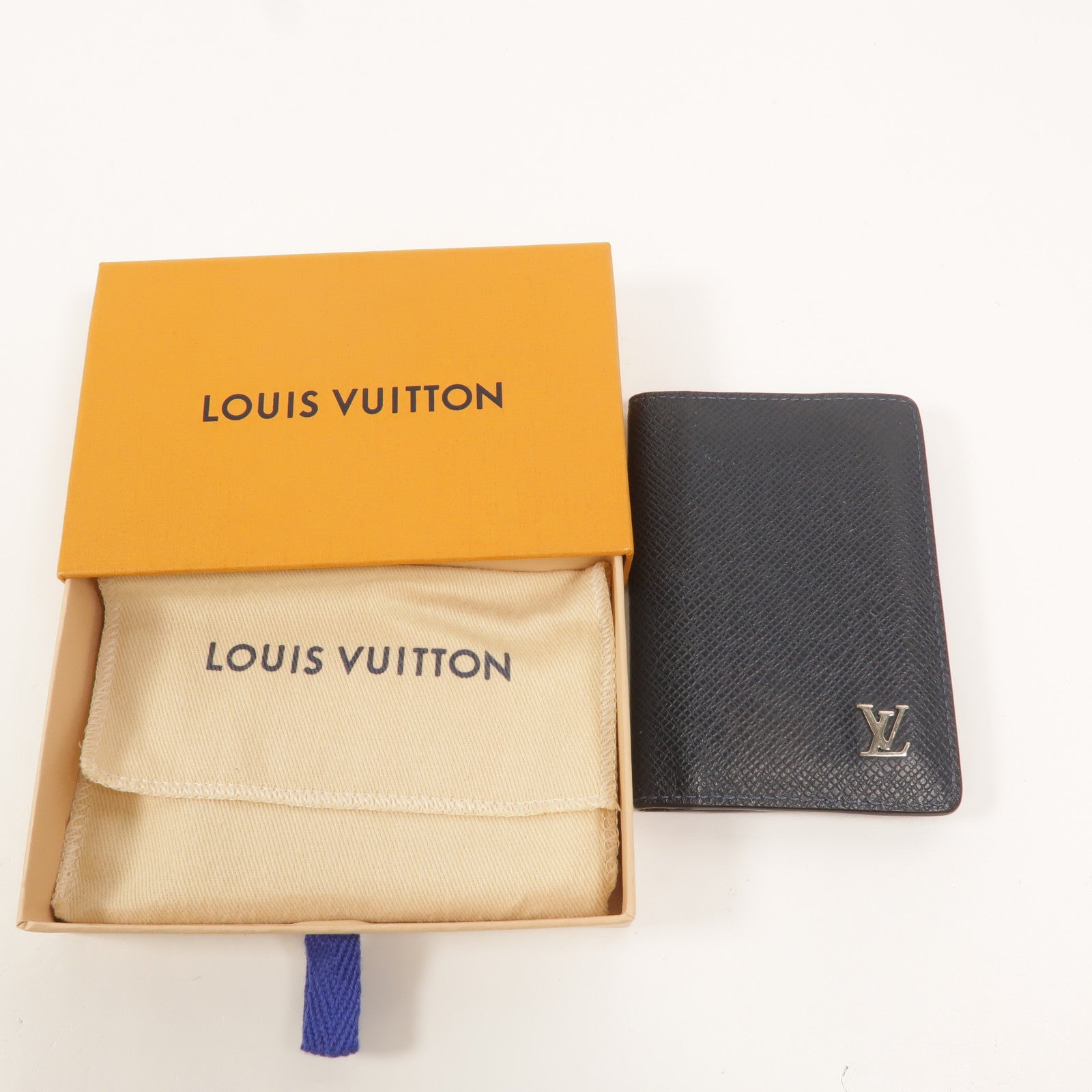 LOUIS VUITTON Taiga Pocket Organizer Card Holder卡片套