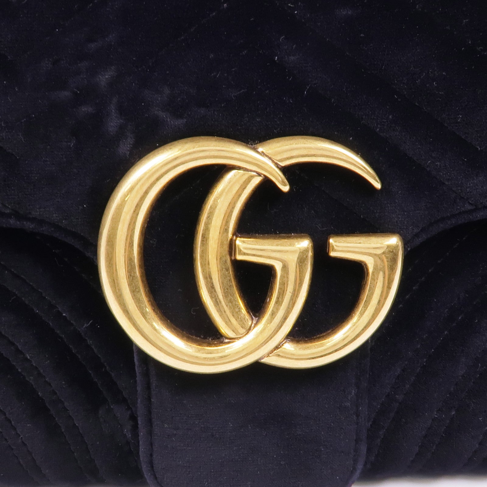 GUCCI 天鵝絨GG Marmont金扣鏈帶肩背袋