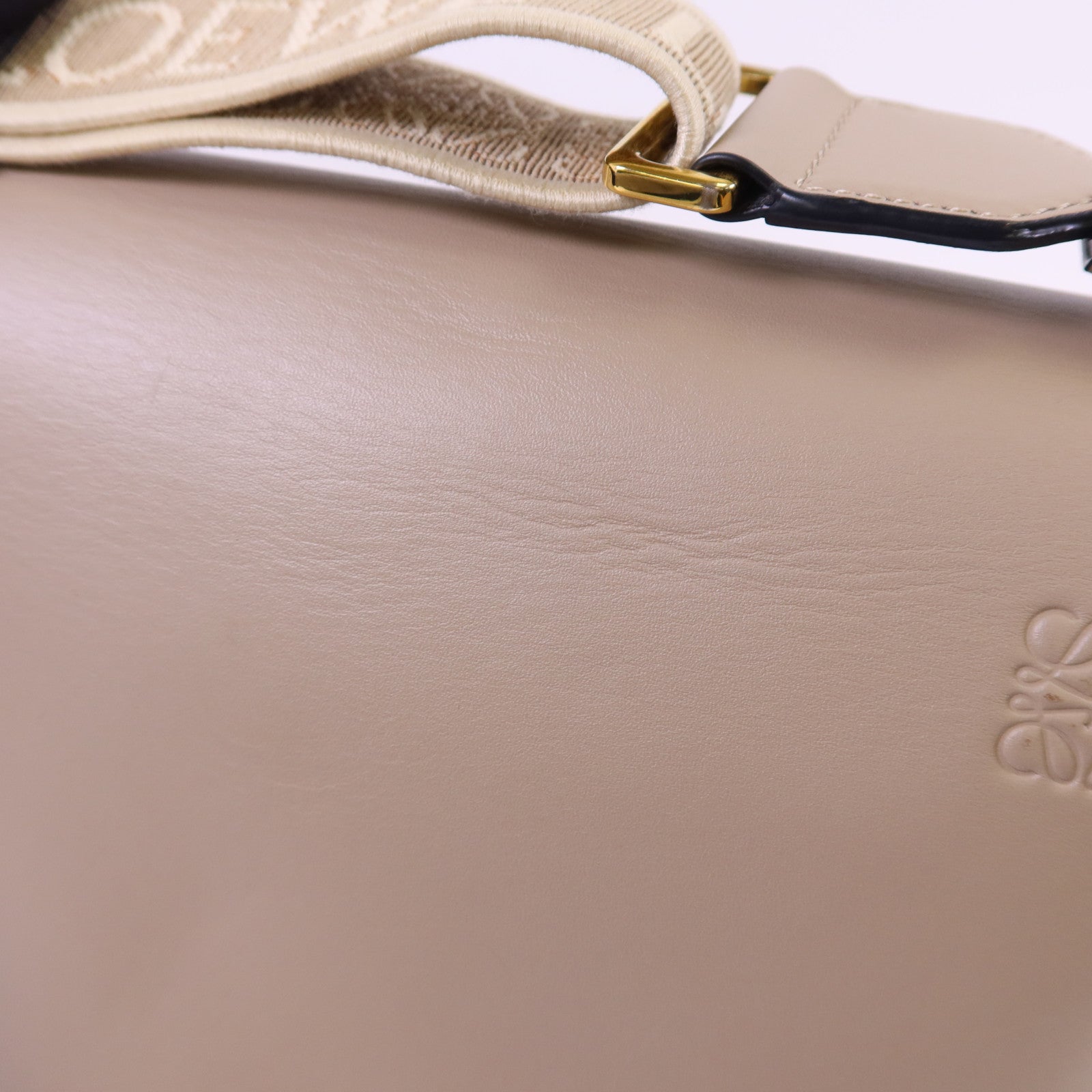 LOEWE 牛皮皮革Small Gate Bag金扣肩背袋