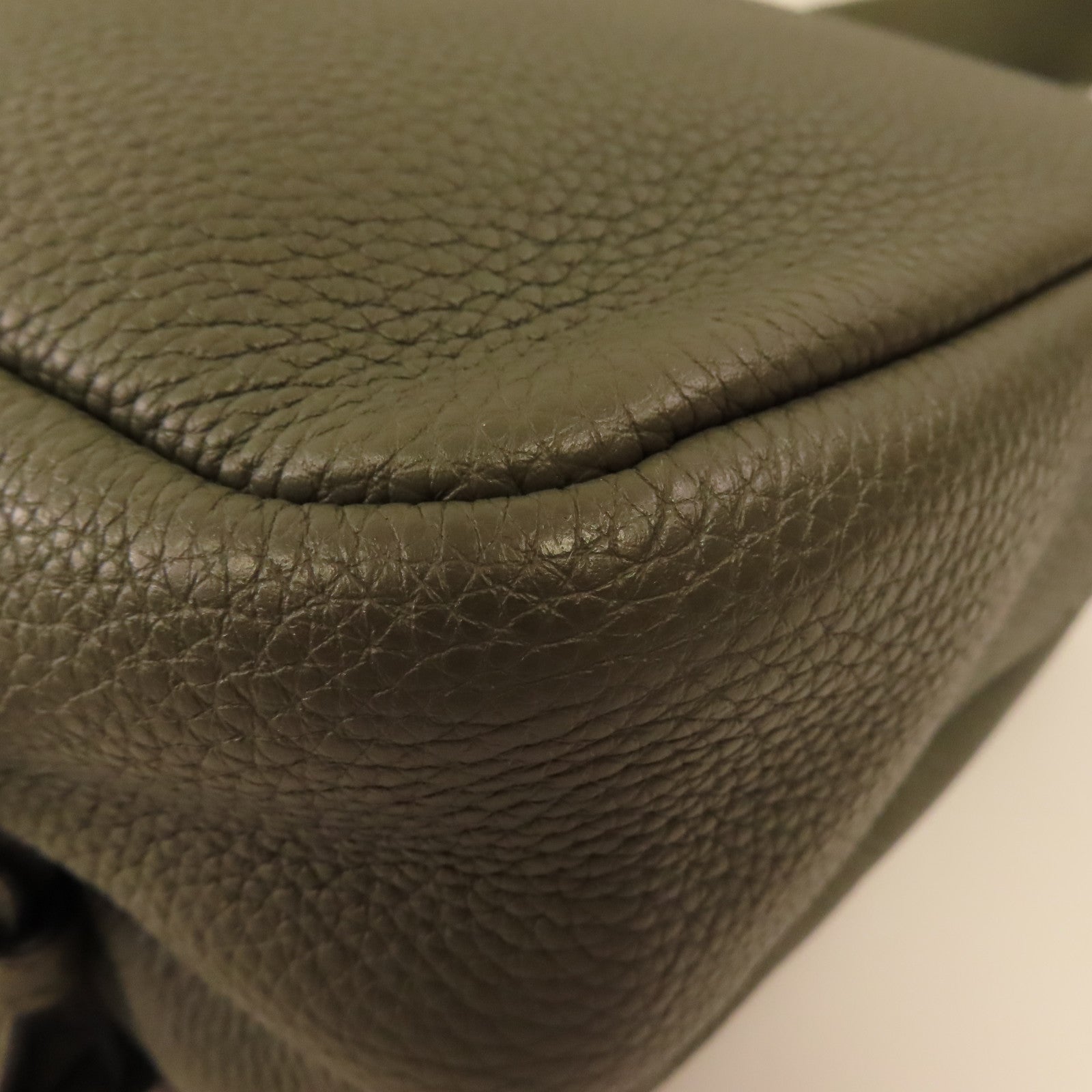 LOEWE 牛皮皮革Military XS銀扣肩背袋