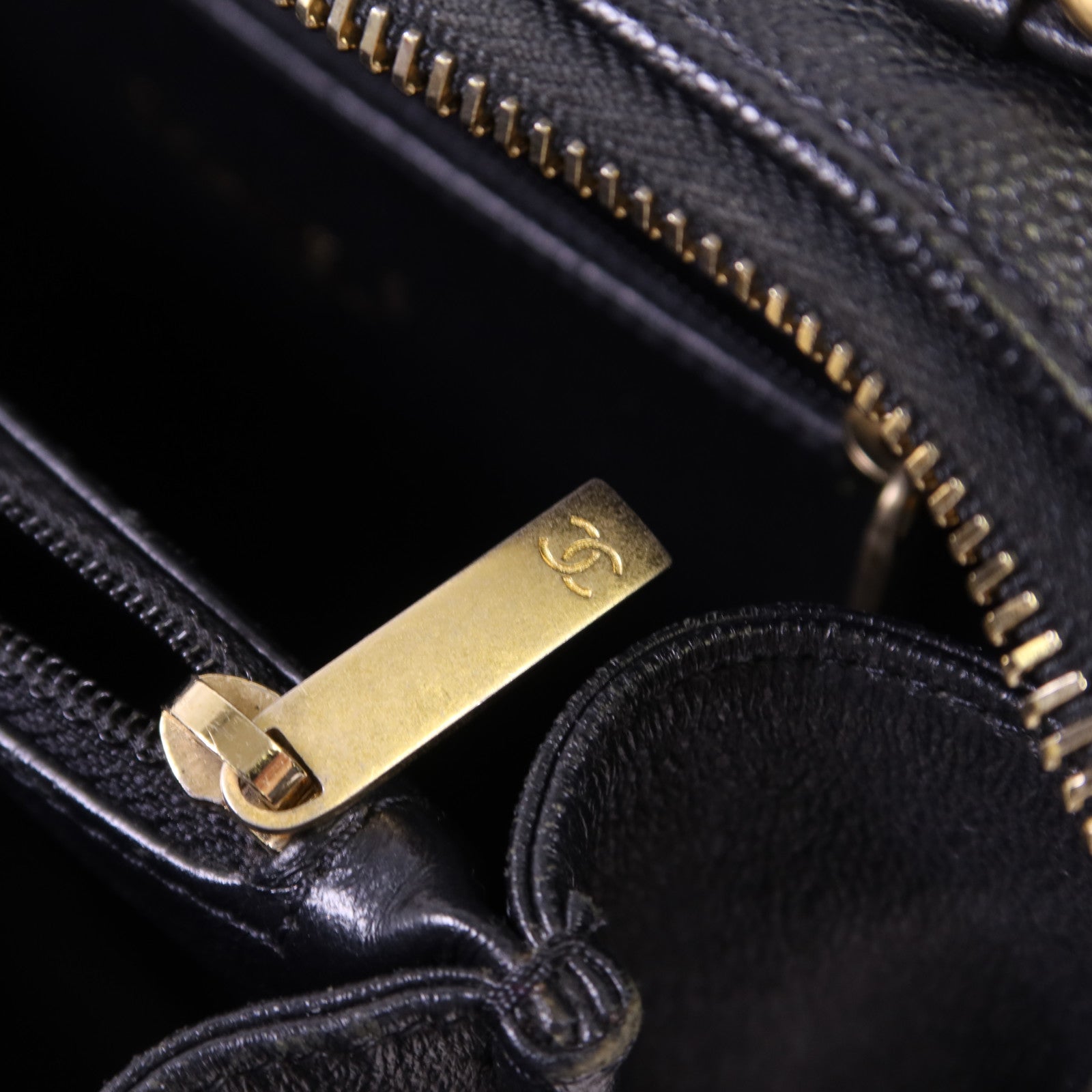 CHANEL 牛皮皮革Vanity Case Bag金扣手挽肩背兩用袋