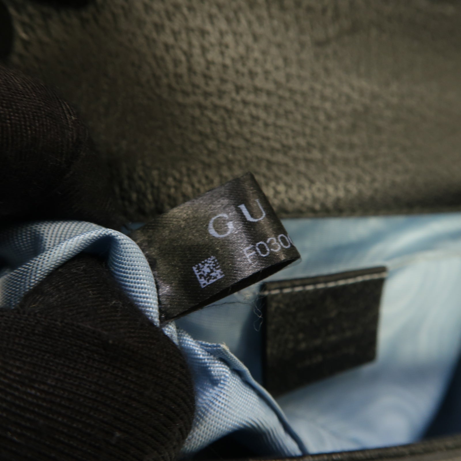 GUCCI 牛皮皮革Padlock Bee Star金扣鏈帶肩背袋黑色