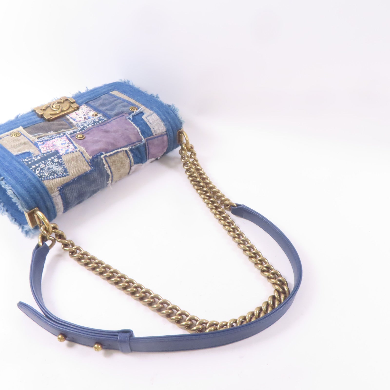 CHANEL 牛仔布Boy 25cm金扣鏈帶肩背袋藍色