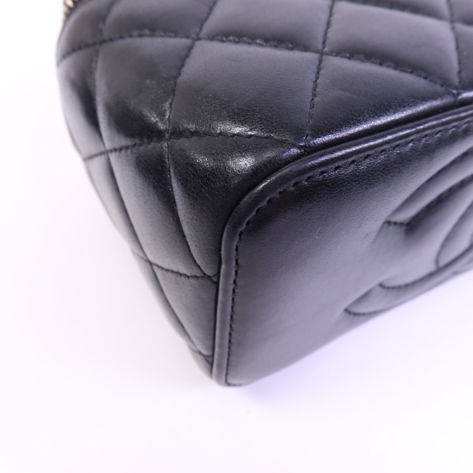 CHANEL 牛皮皮革Vanity Case金扣肩背袋