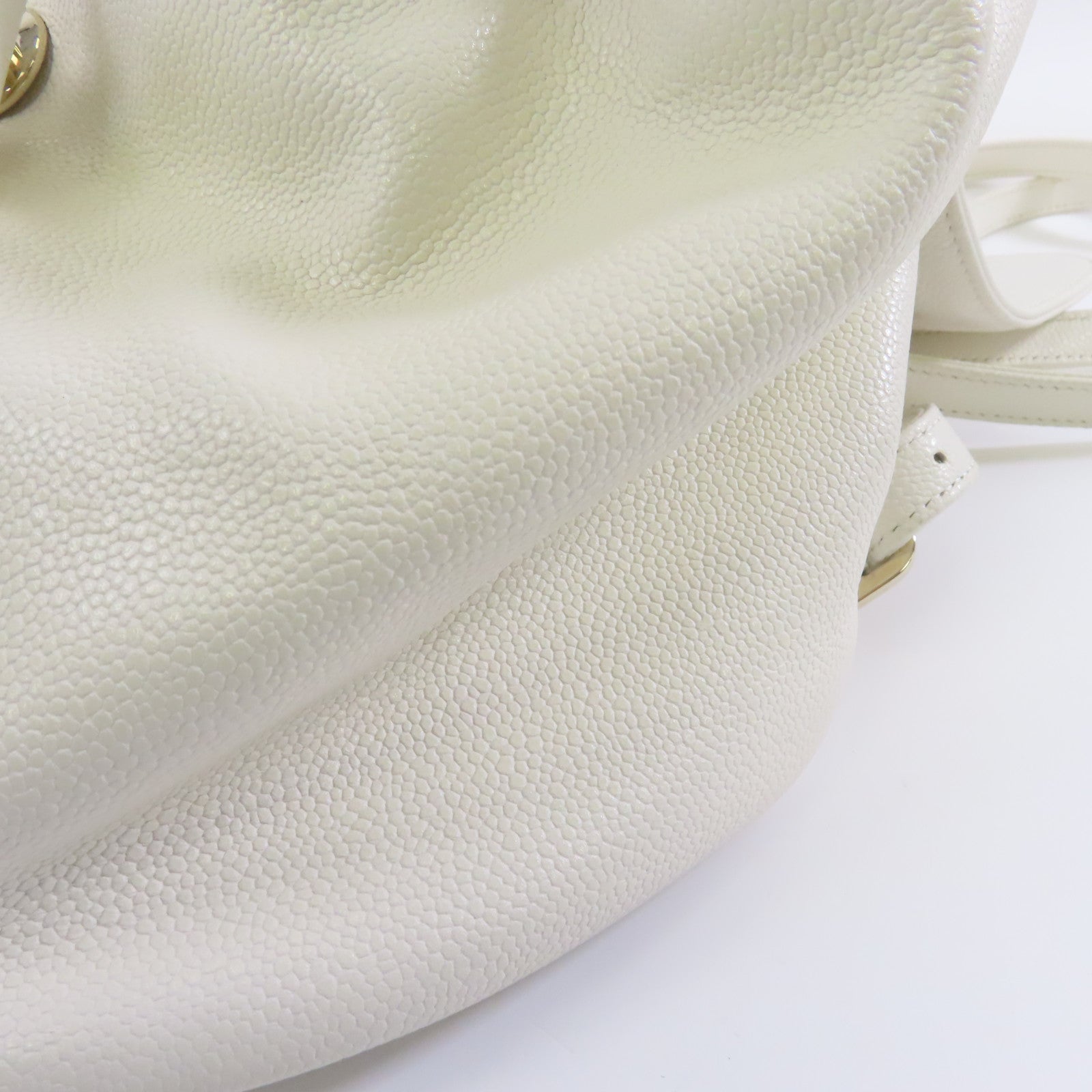 CHANEL 菱格Caviar皮革Backpack金扣背包白色