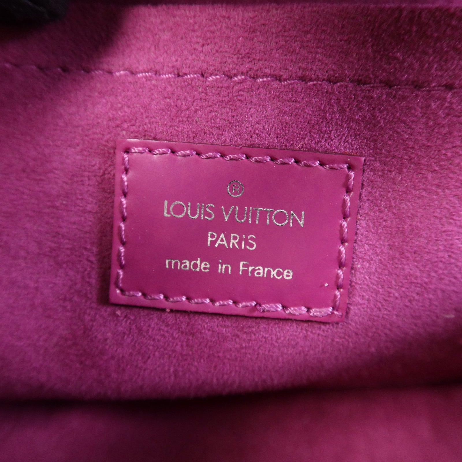 LOUIS VUITTON Epi Pochette Montaigne銀扣肩背袋