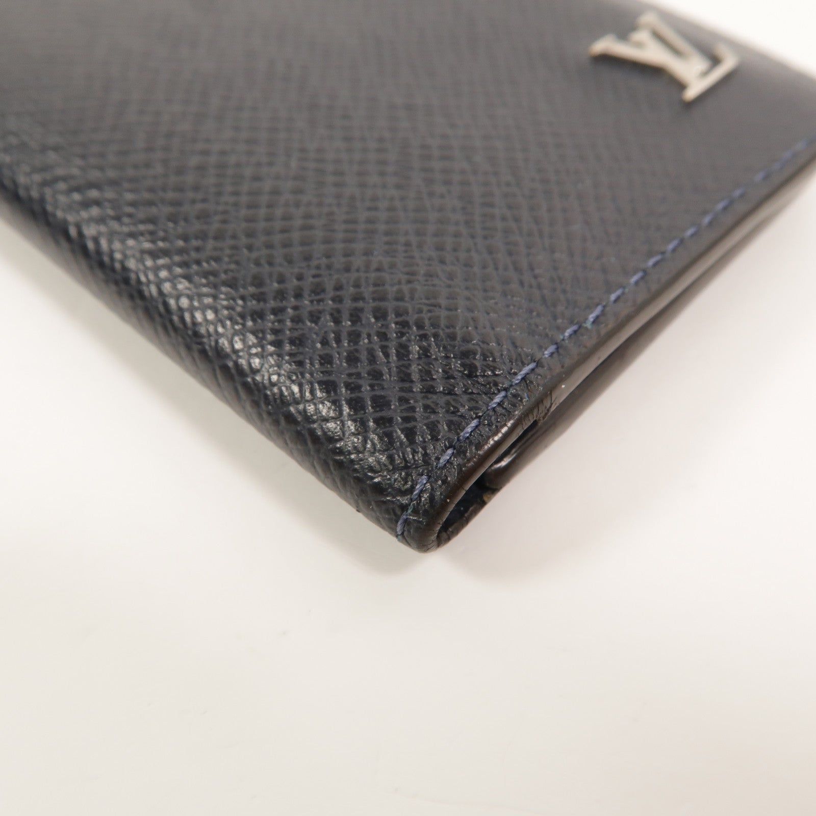 LOUIS VUITTON Taiga Pocket Organizer Card Holder卡片套