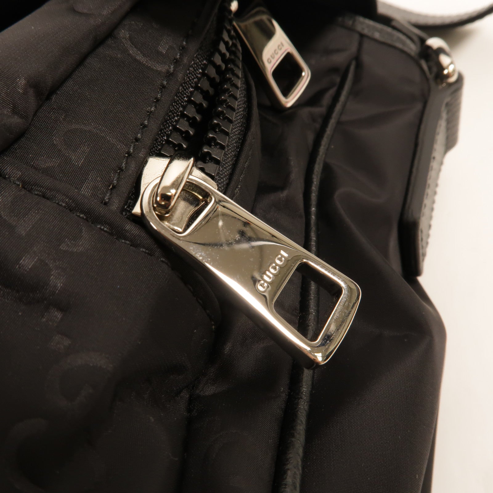 GUCCI 尼龍/牛皮皮革GG Nylon Messenger Bag肩背袋