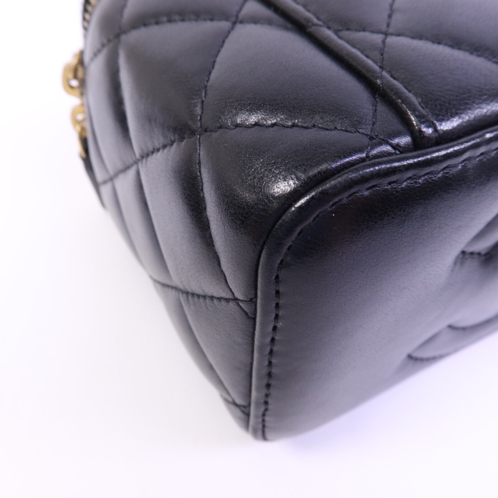 CHANEL 牛皮皮革Vanity Case金扣肩背袋