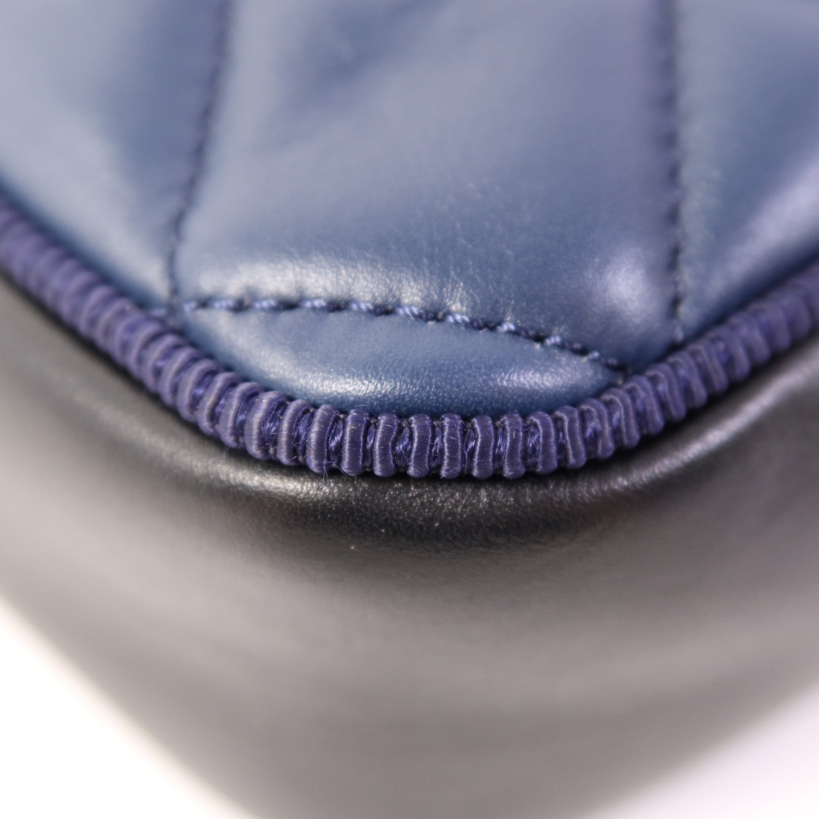 CHANEL 牛皮皮革Chain Shoulder Bag銀扣鏈帶肩背袋