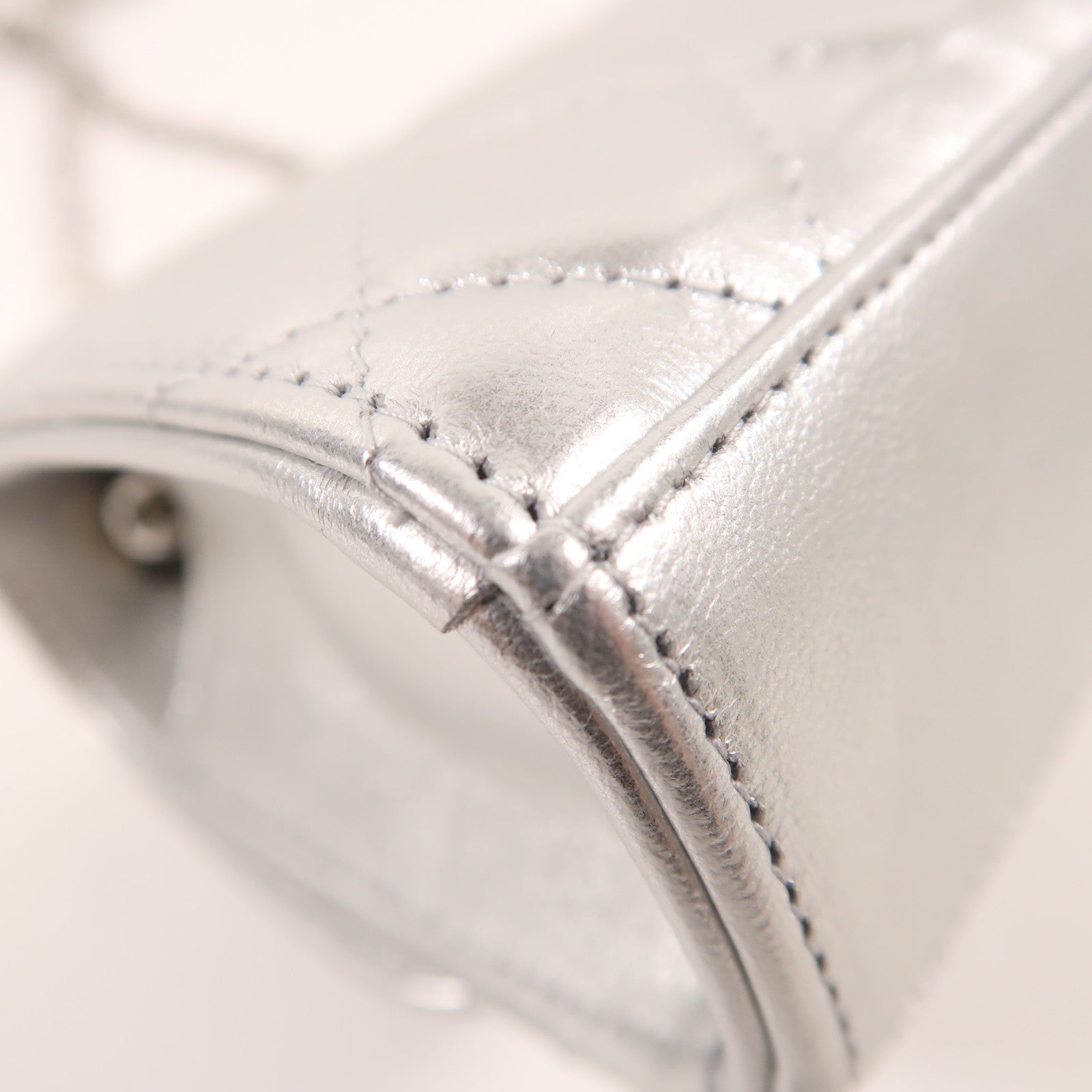 CHANEL 羊皮皮革Micro Trendy CC銀扣鏈帶肩背袋