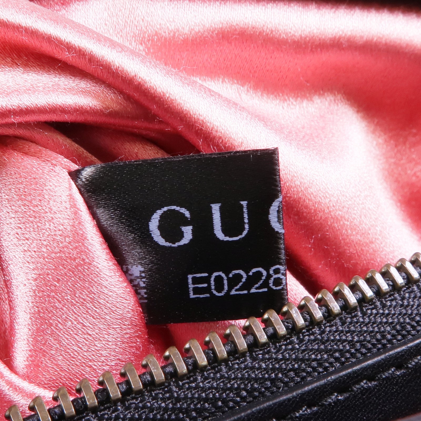 GUCCI 天鵝絨GG Marmont金扣鏈帶肩背袋