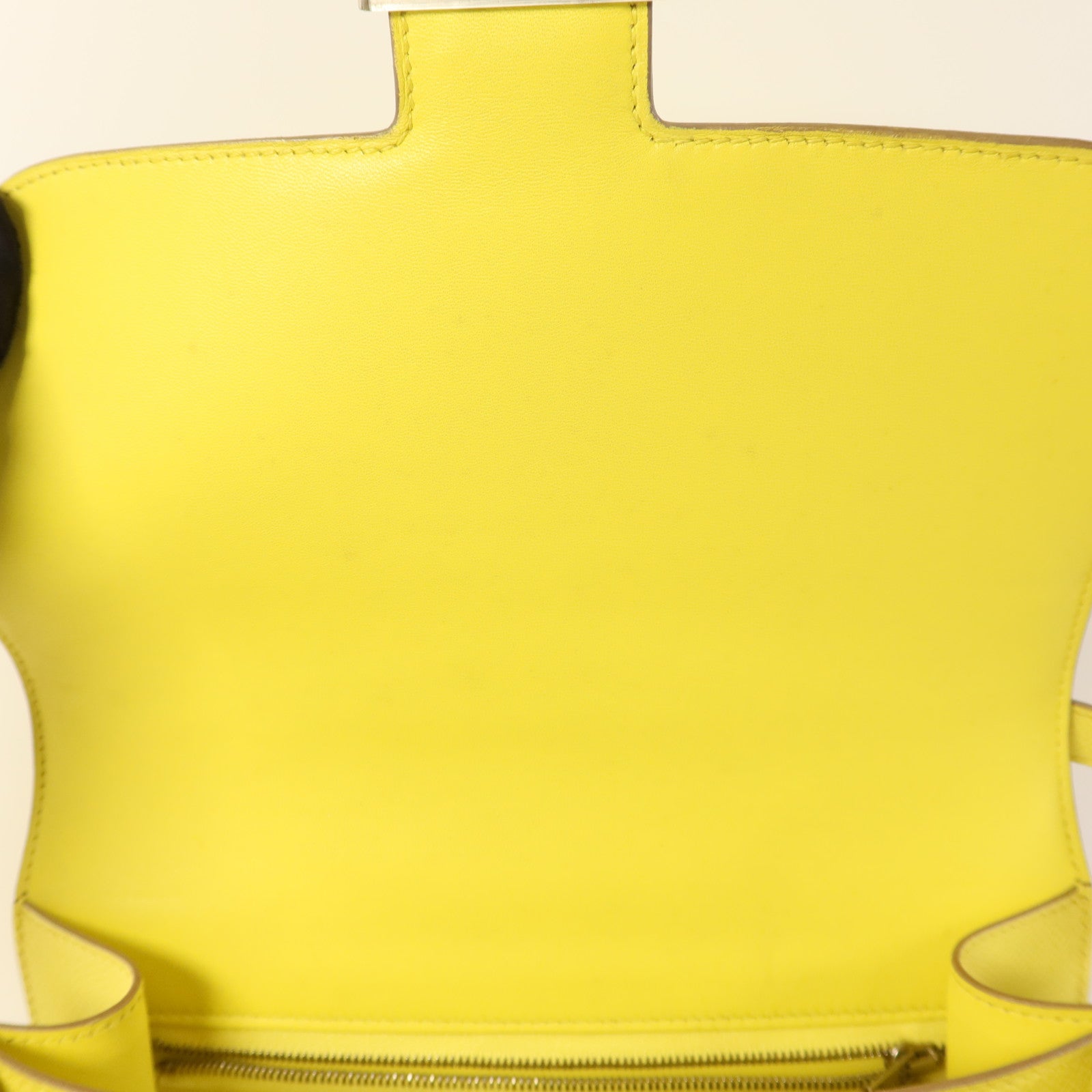 HERMES Epsom皮革Constance 24銀扣肩背袋Lime