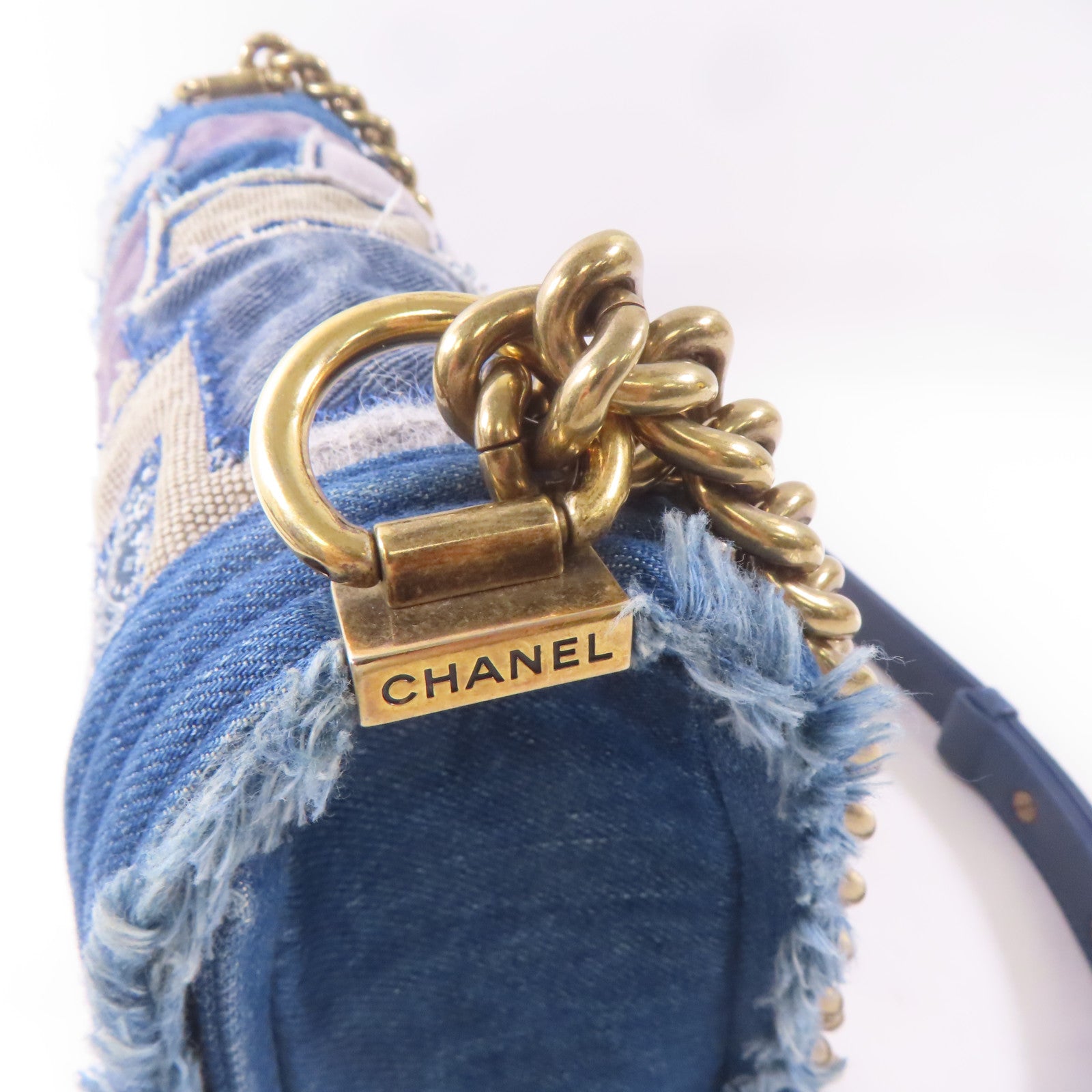 CHANEL 牛仔布Boy 25cm金扣鏈帶肩背袋藍色