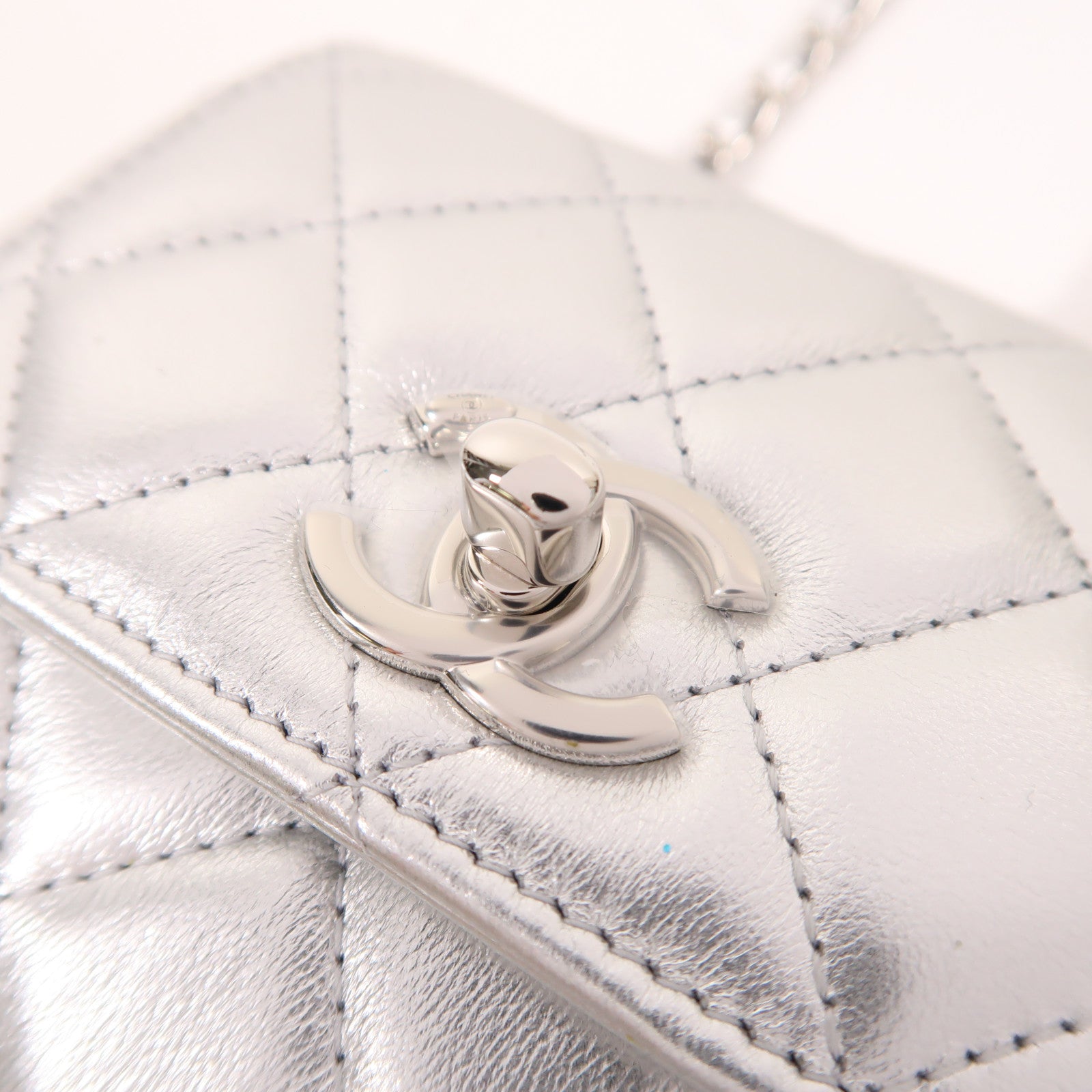 CHANEL 羊皮皮革Micro Trendy CC銀扣鏈帶肩背袋