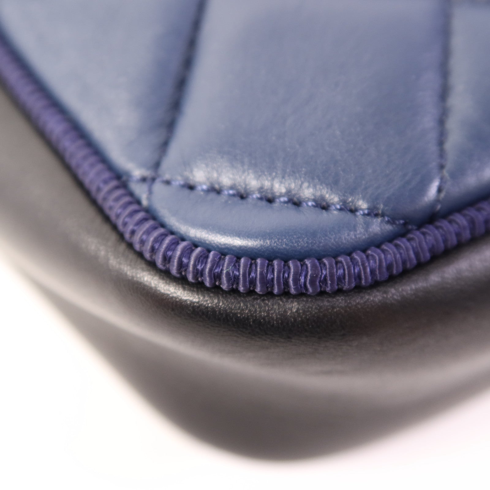 CHANEL 牛皮皮革Chain Shoulder Bag銀扣鏈帶肩背袋