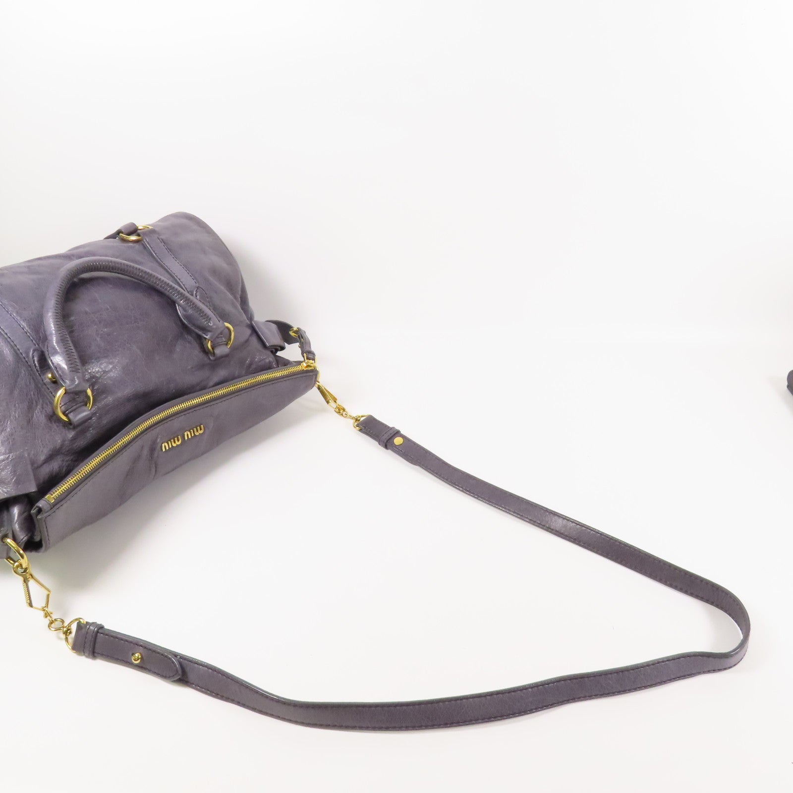 Miu Miu 牛皮皮革Shoulder Bag金扣肩背袋