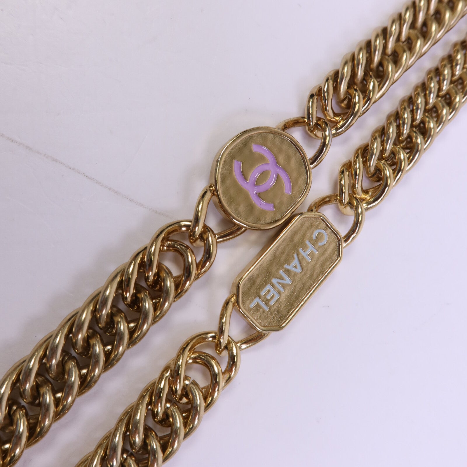 CHANEL 牛皮皮革Vanity Case金扣肩背袋