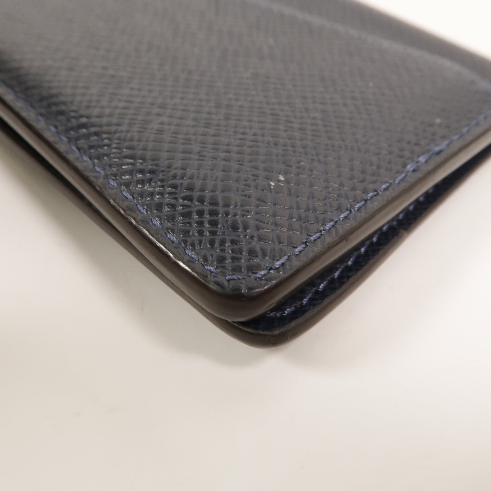 LOUIS VUITTON Taiga Pocket Organizer Card Holder卡片套