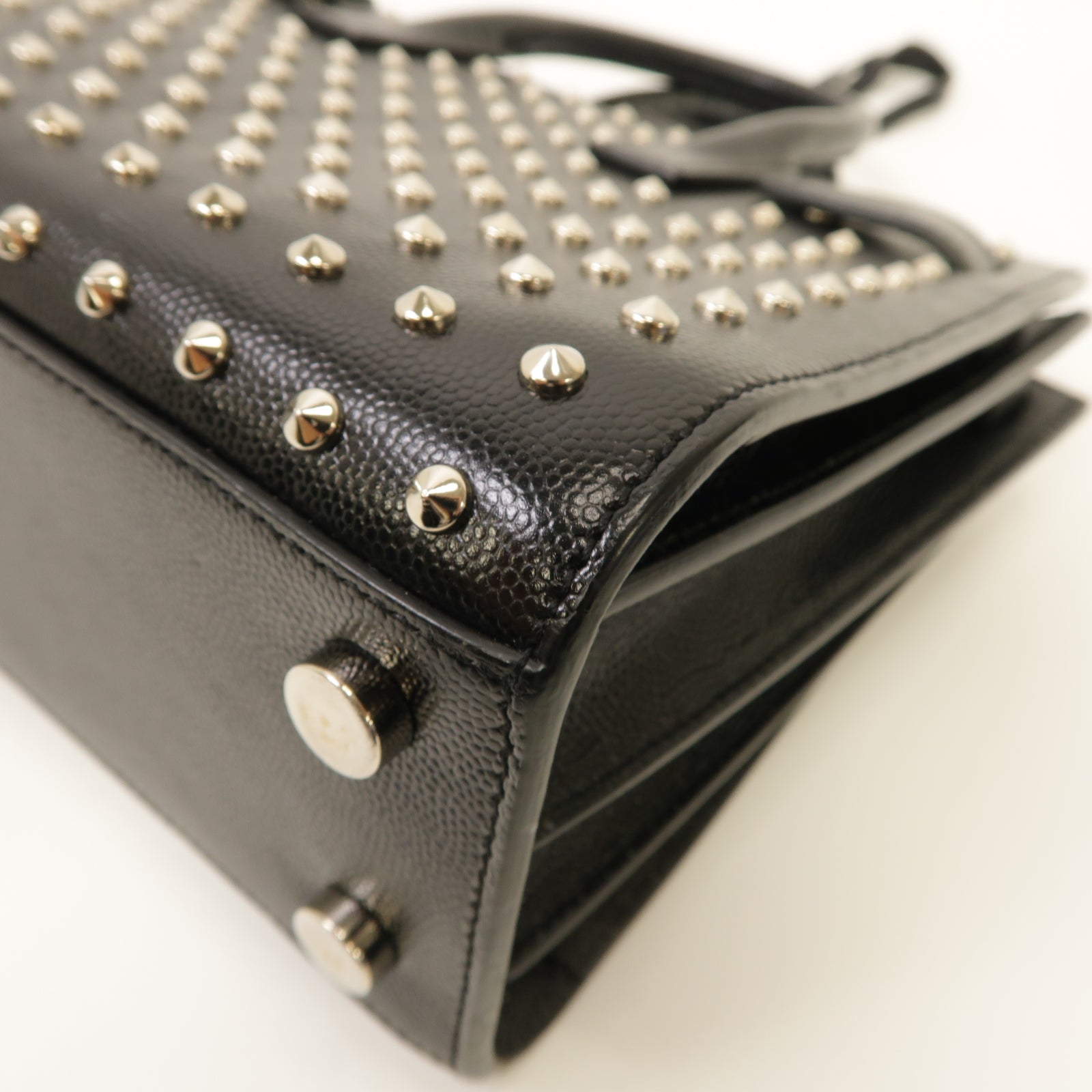 SAINT LAURENT 【激減優惠】牛皮皮革Nano Studded Sac de Jour銀扣手挽肩背兩用袋黑色