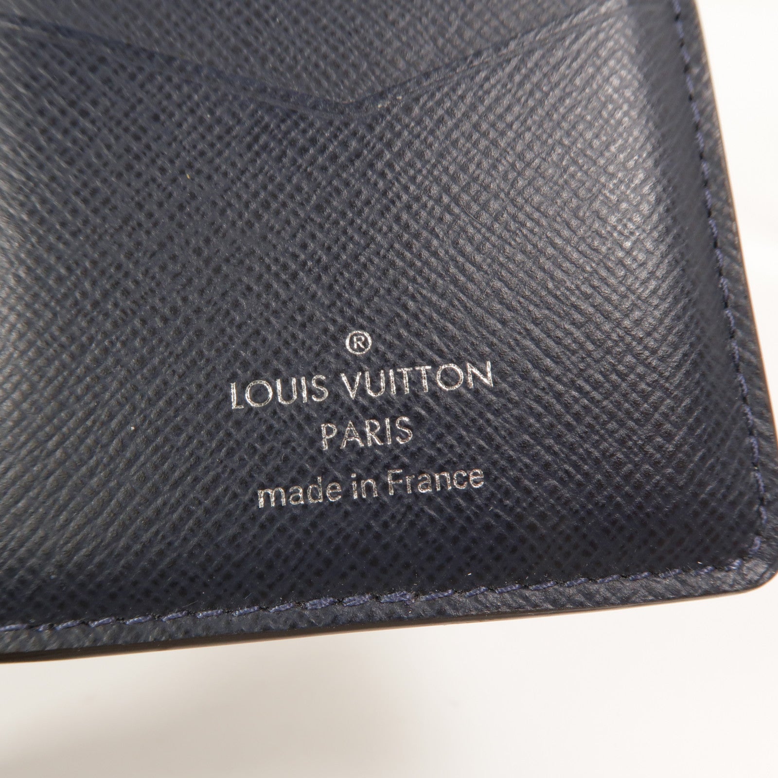 LOUIS VUITTON Taiga Pocket Organizer Card Holder卡片套