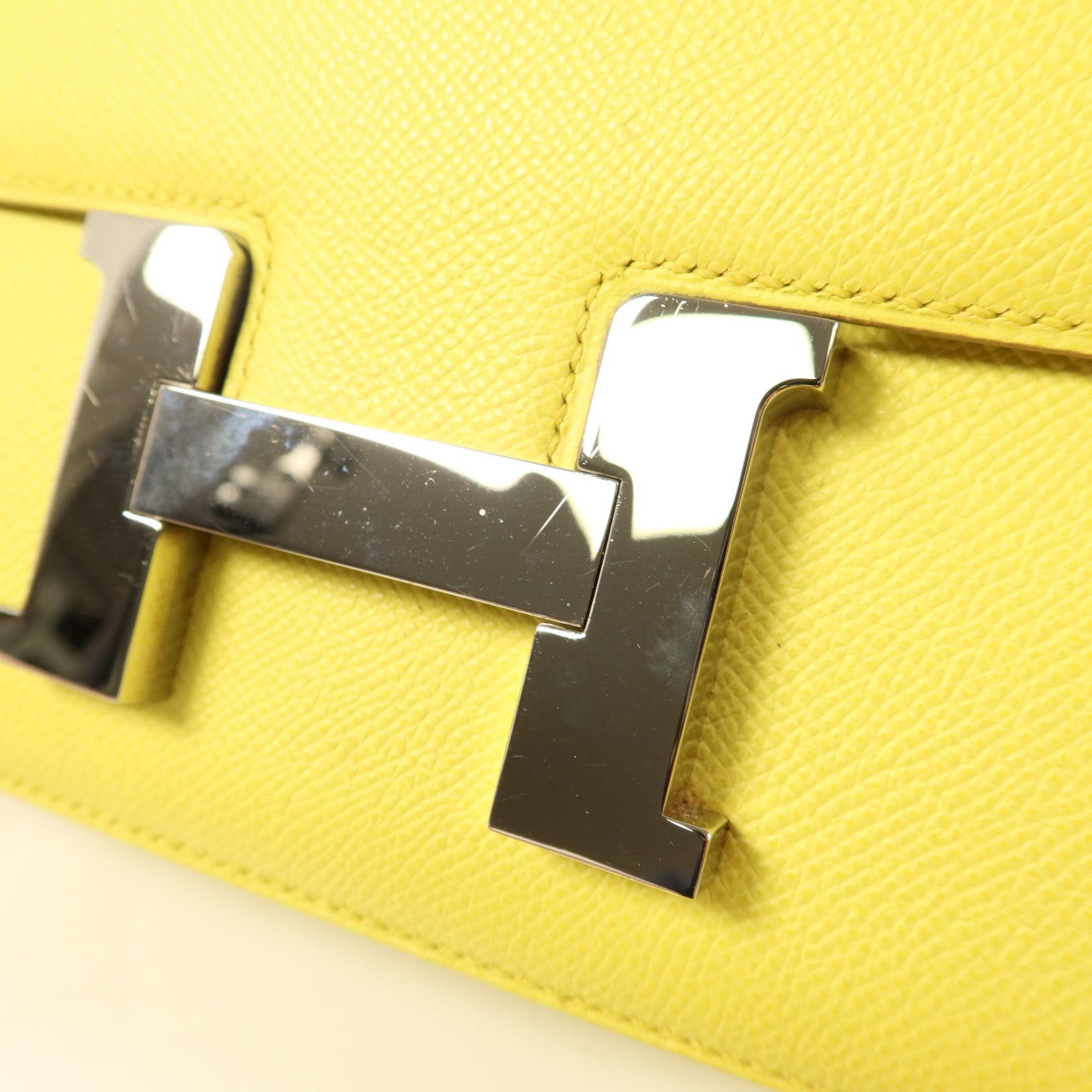 HERMES Epsom皮革Constance 24銀扣肩背袋Lime