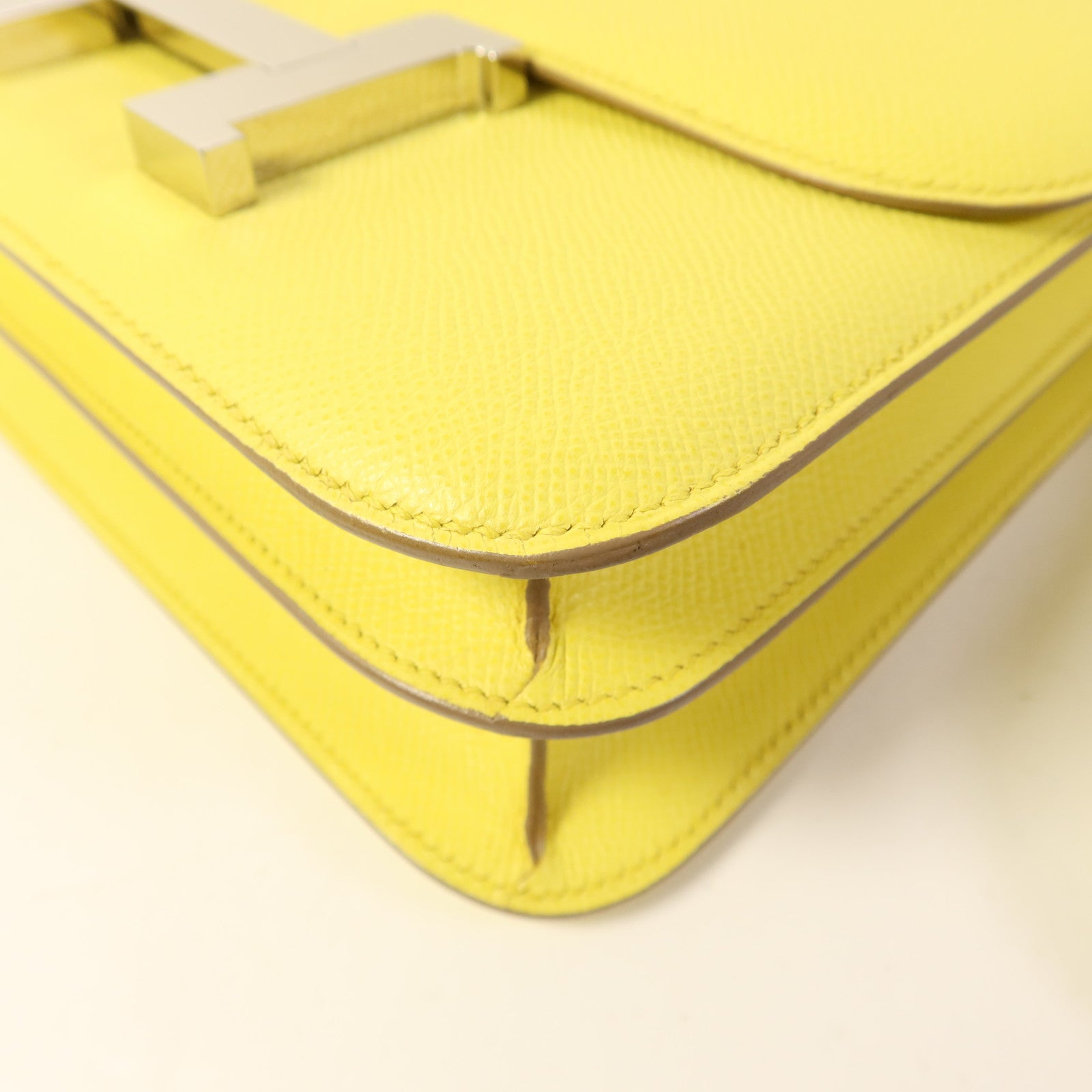 HERMES Epsom皮革Constance 24銀扣肩背袋Lime