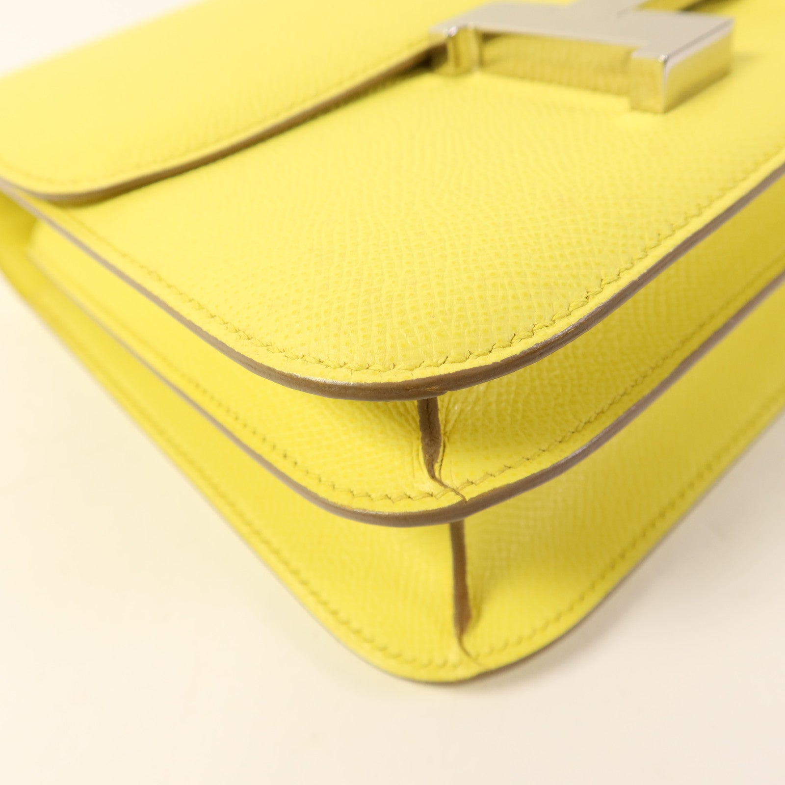 HERMES Epsom皮革Constance 24銀扣肩背袋Lime
