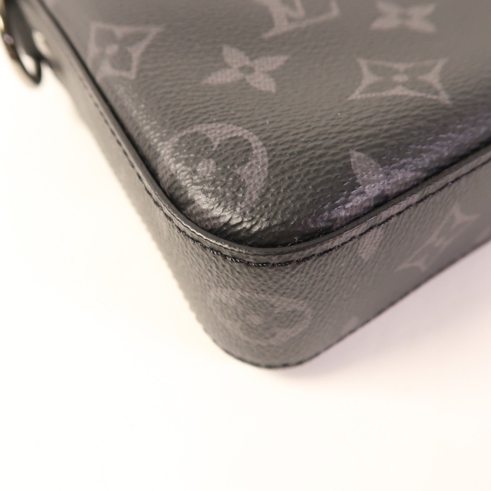 LOUIS VUITTON Monogram Eclipse Reverse Trio Messenger銀扣肩背袋灰色